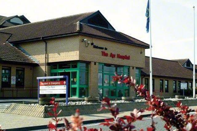 The surgeon at the Ayr Hospital did not realise that the patient had a metal plate in his leg