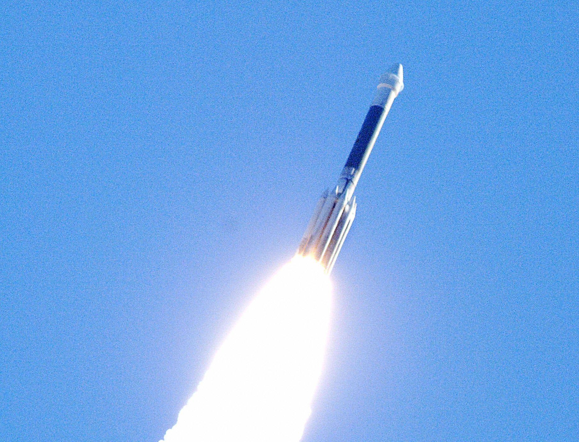 A Nasa Delta 2 carries the Dawn probe into space, after its launch in September 2007