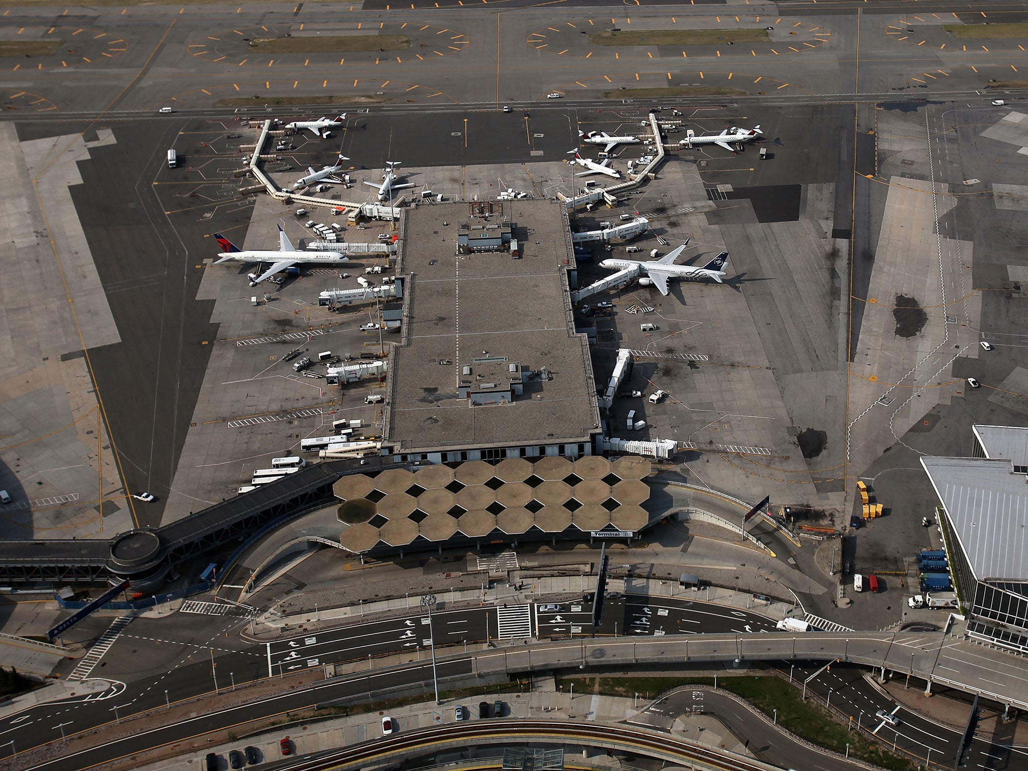 Charles de Gaulle Airport terminal 2F, Paris, France [2048 x 1536