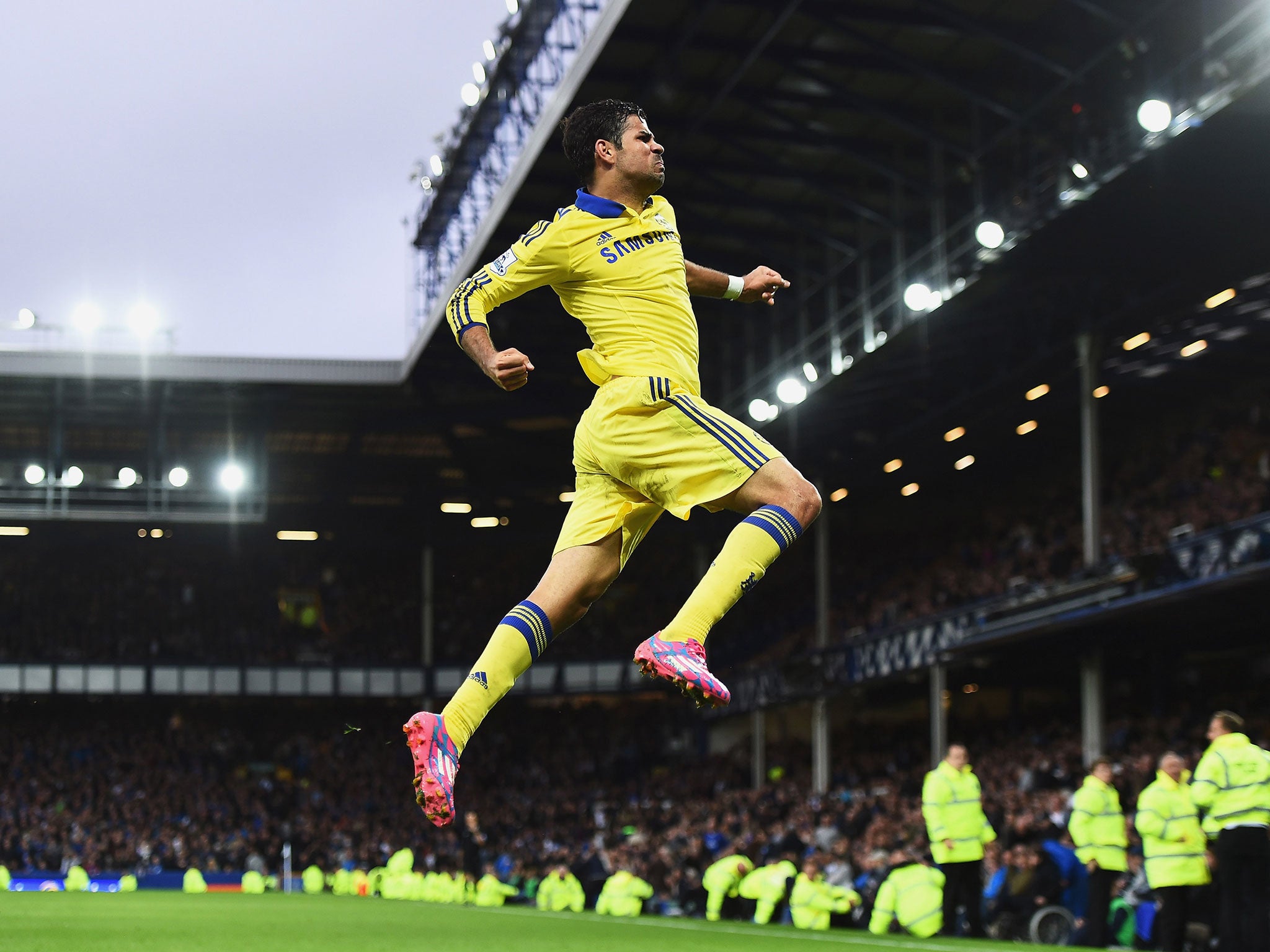 Chelsea striker Diego Costa celebrates after scoring the final goal of his team’s 6-3 victory at Everton