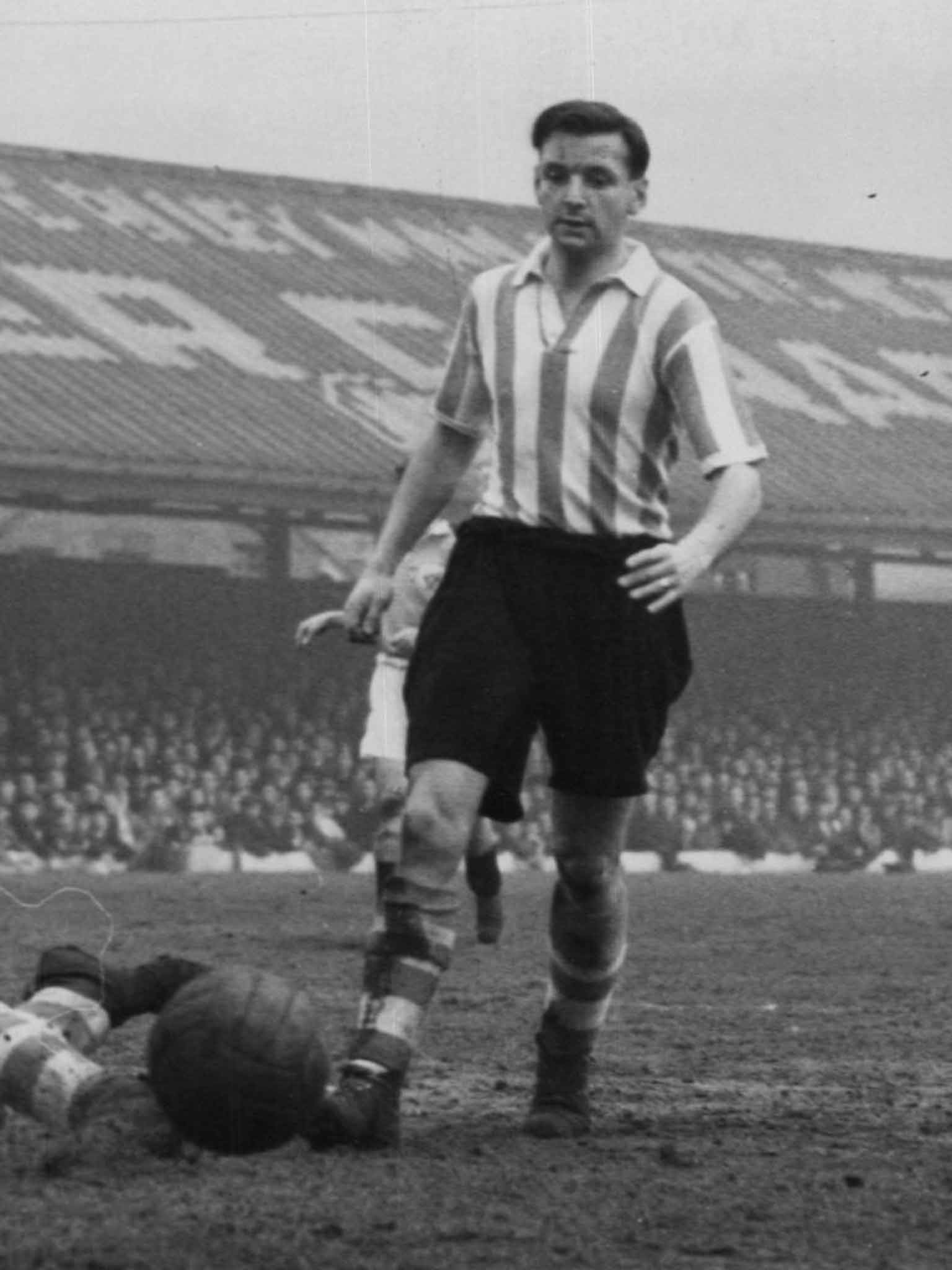 Quietly classy: Ellerington in action for Southampton against Blackpool in 1953