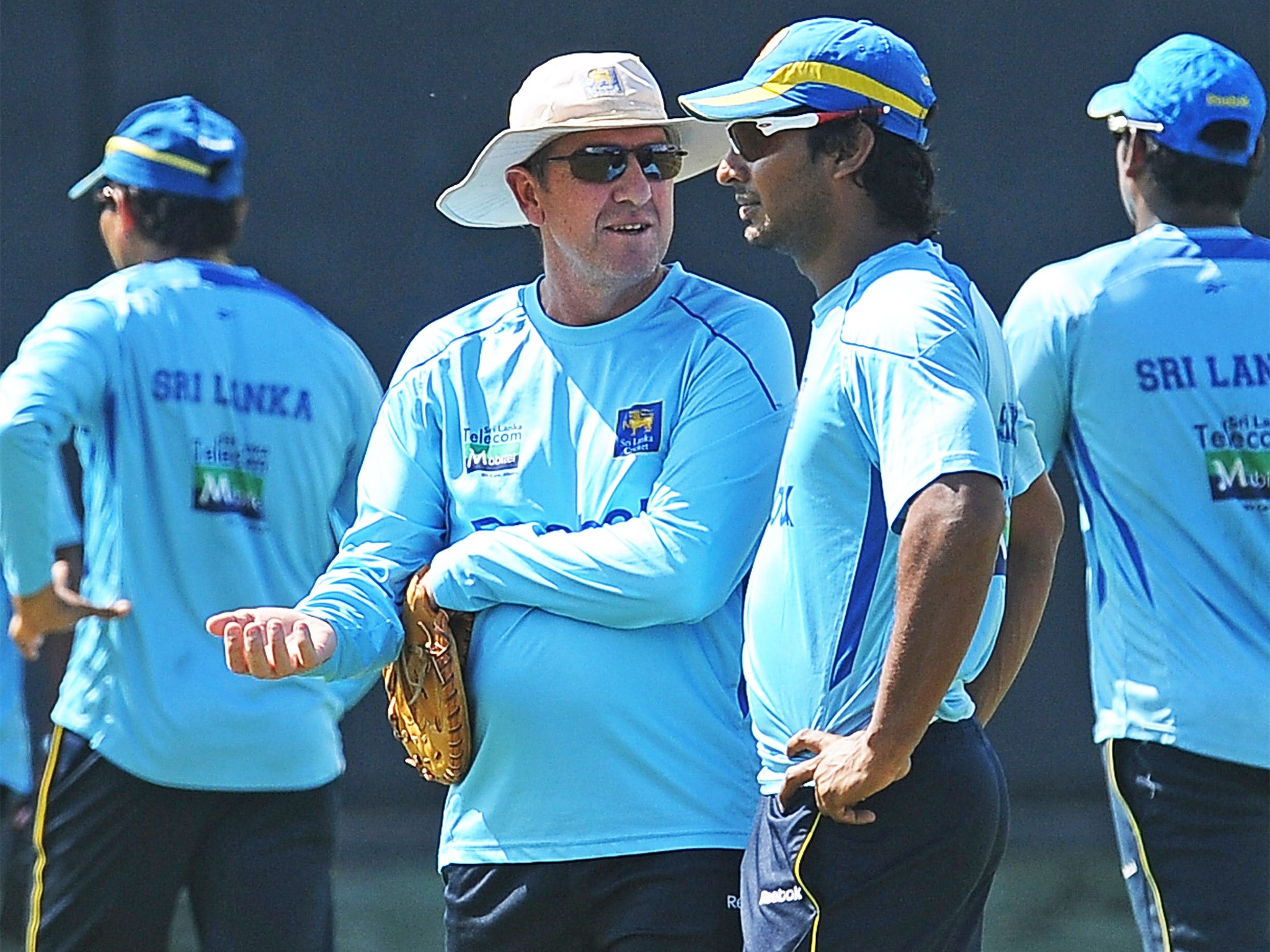Trevor Bayliss and Kumar Sangakkara in deep discussion during the coach’s time with Sri Lanka