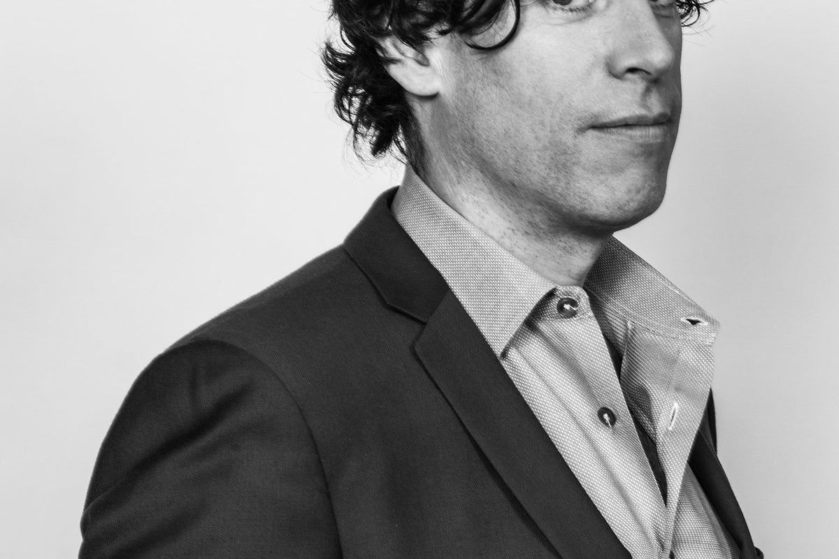 Stephen Mangan interview: From posh buffoon to pregnant dad, the actor ...