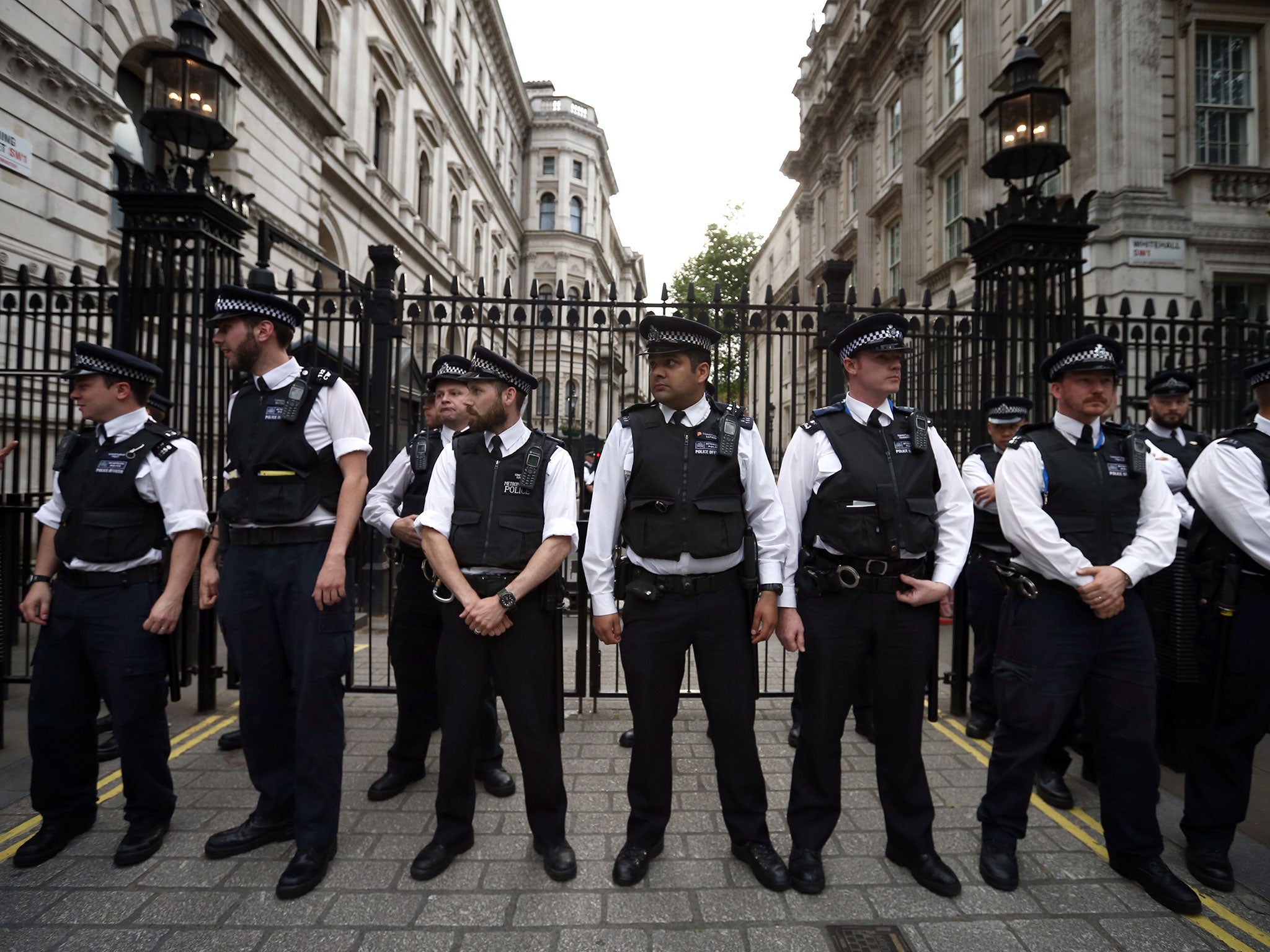 Национальная безопасность великобритании. Полиция Великобритании. Форма английских полицейских. МВД Великобритании. Полиция разных стран Европы.