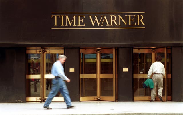 The Federal Communications Commission (FCC) and the Department of Justice should give John Malone’s $55bn (?37bn) bid for Time Warner Cable (TWC) the green light