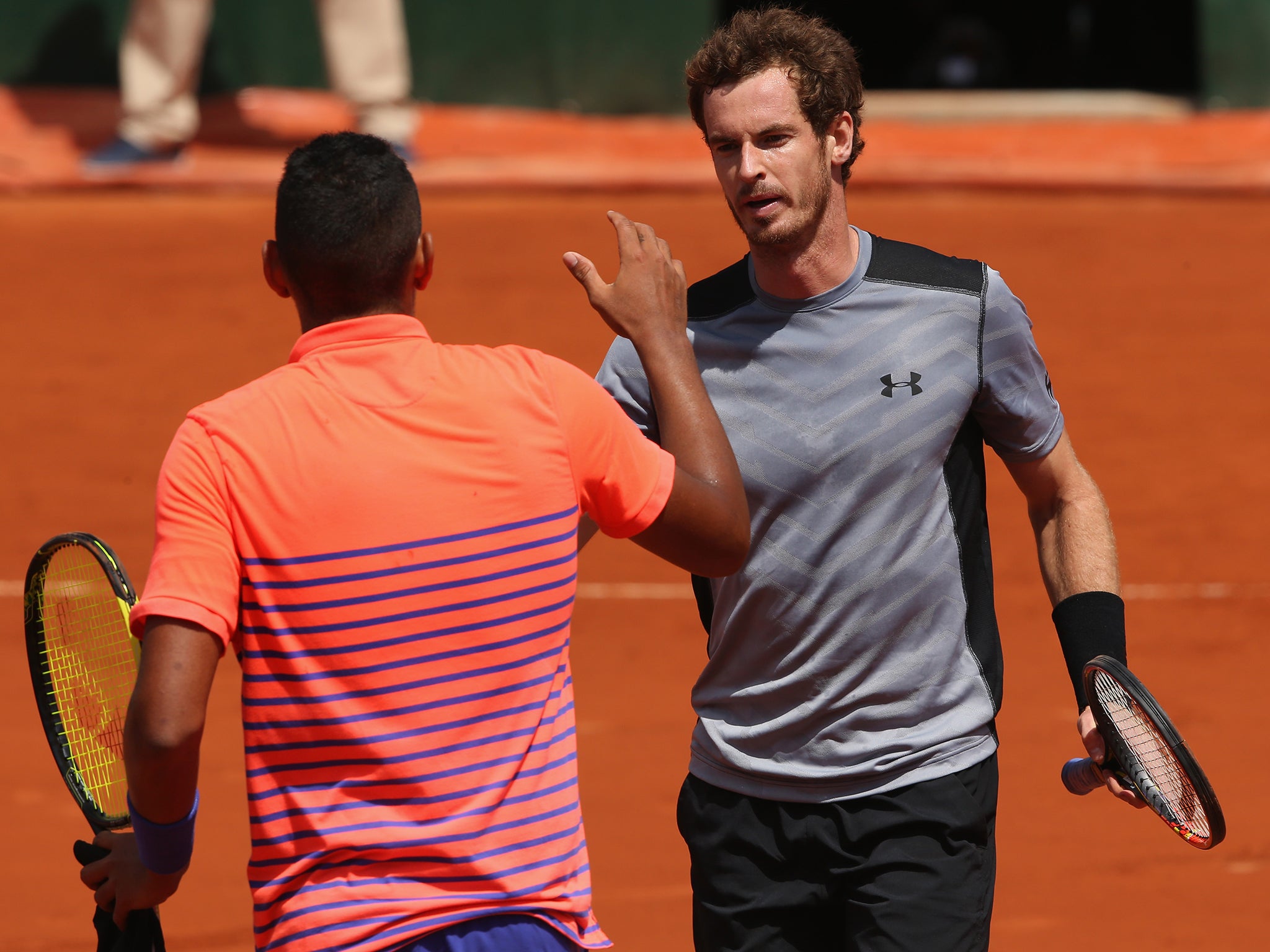 Murray shakes hands with Kyrgios after his victory