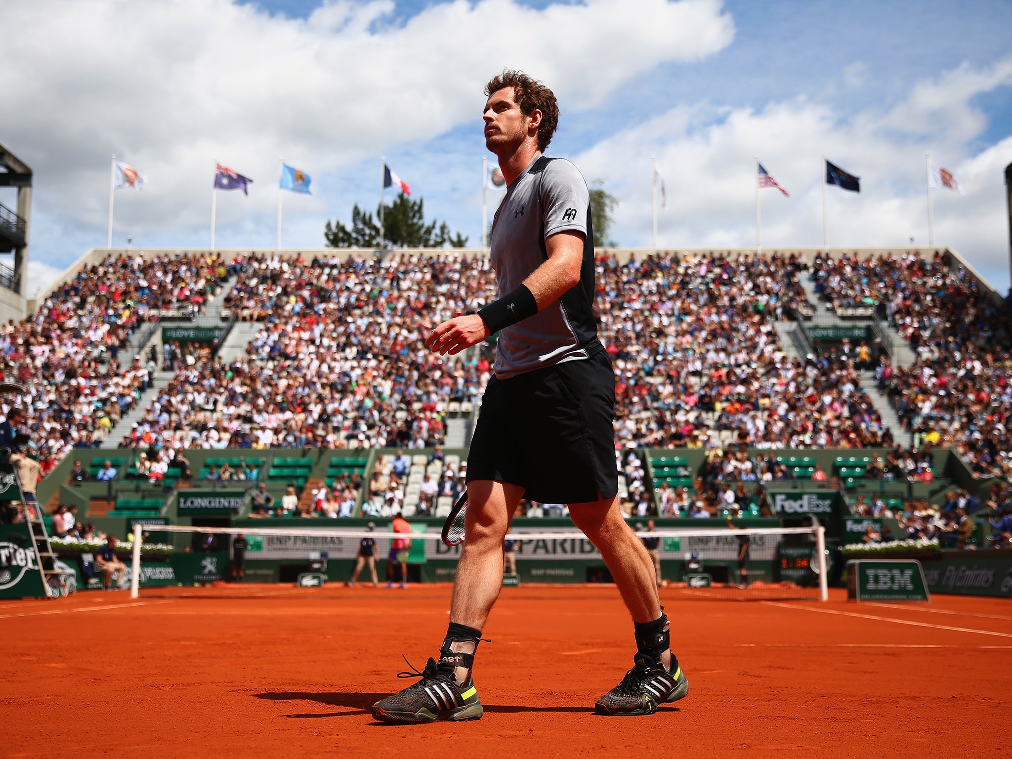 Andy Murray has reached the last-16 at the French Open for the sixth straight time