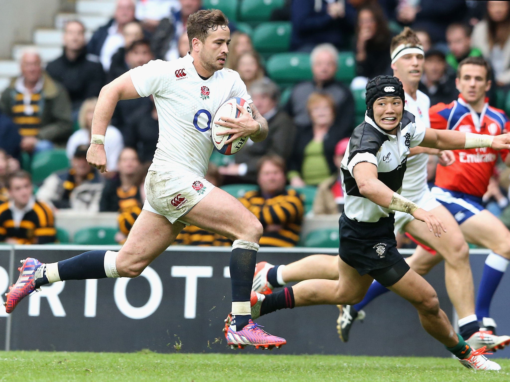 Danny Cipriani of England breaks clear to score his second try