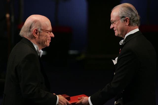 Rose in Stockholm in 2004 receiving his Nobel Prize in Chemistry 