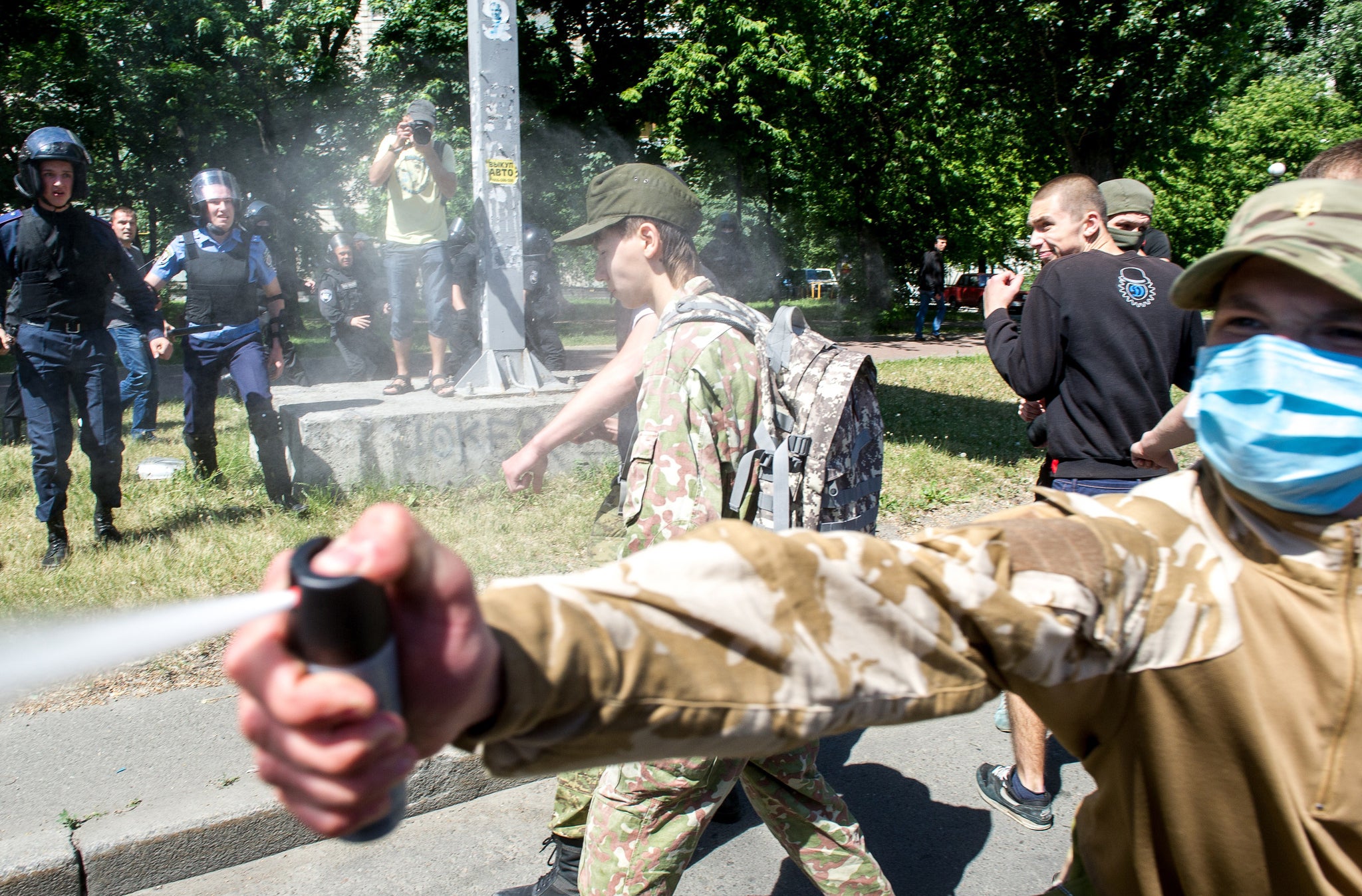 The crowd dispersed after teh violent clashes (Photo: VOLODYMYR SHUVAYEV/AFP/Getty Images)