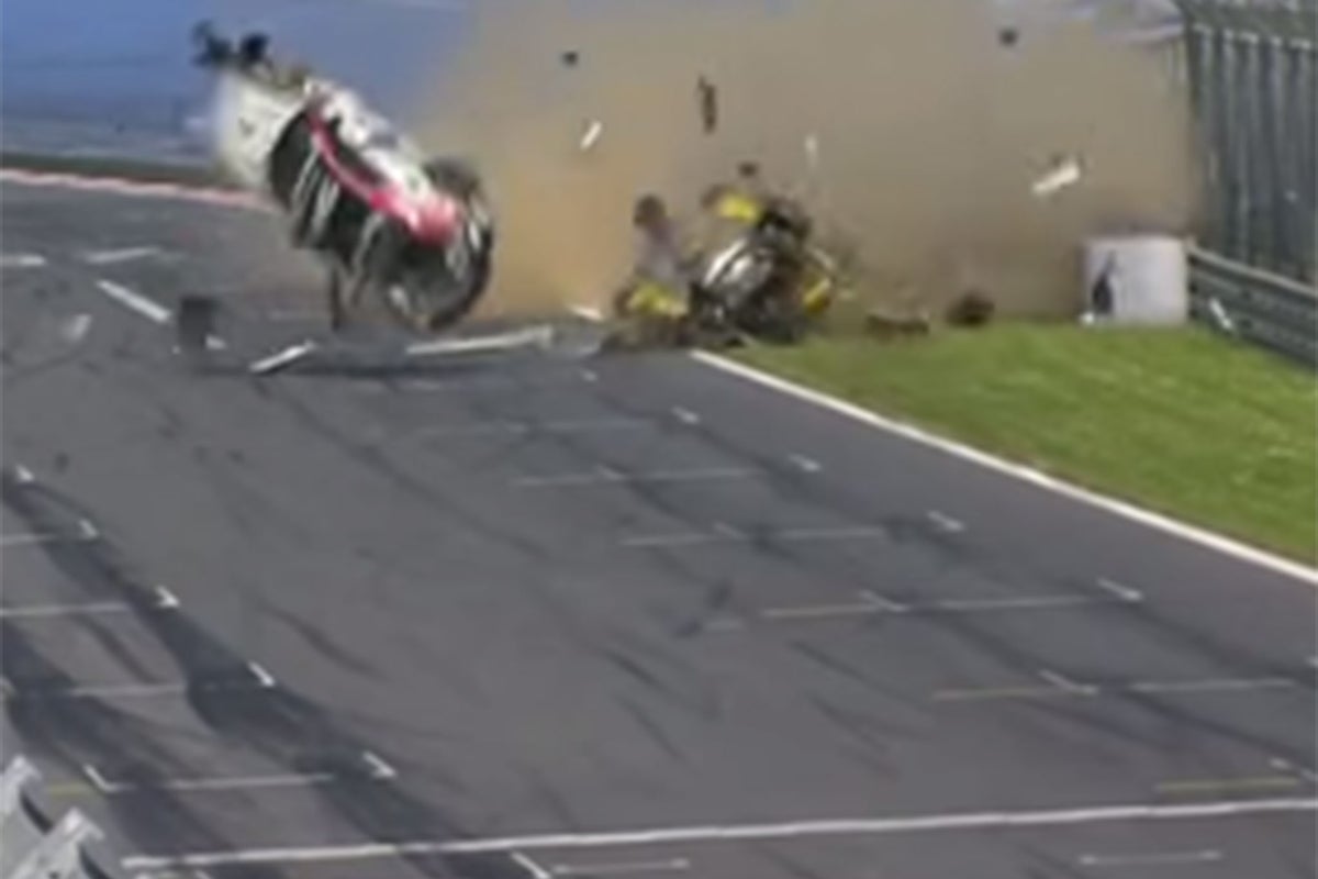 GT4 crash video: Drivers escape serious injury after huge airborne ...