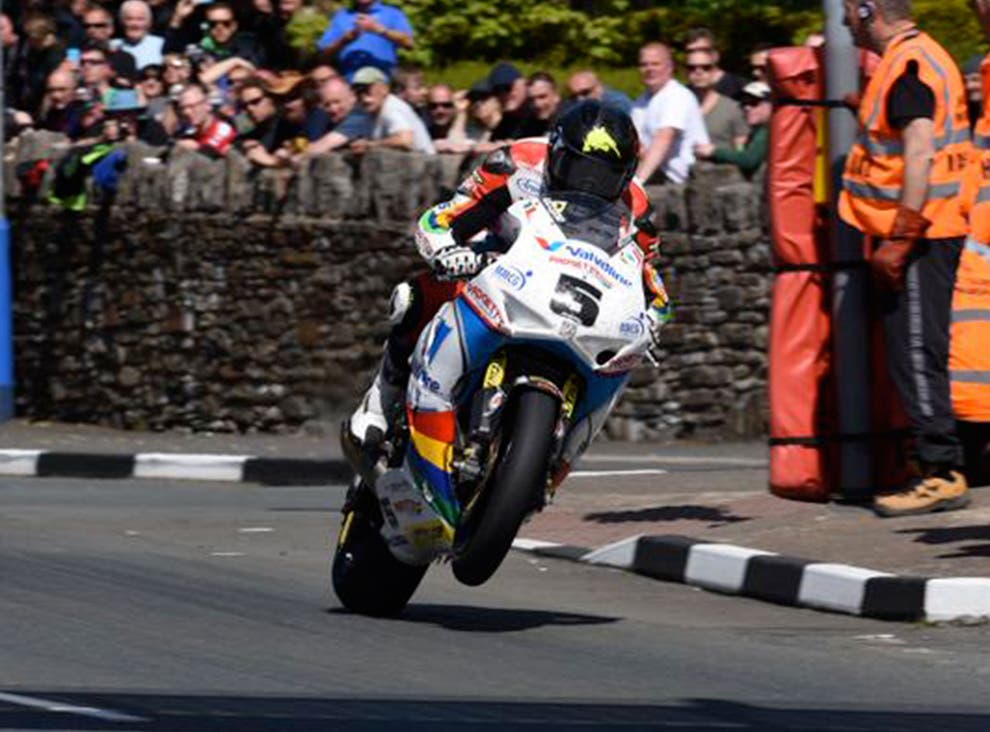 Isle of Man TT 2015 video: Bruce Anstey has heart-stopping moment on ...