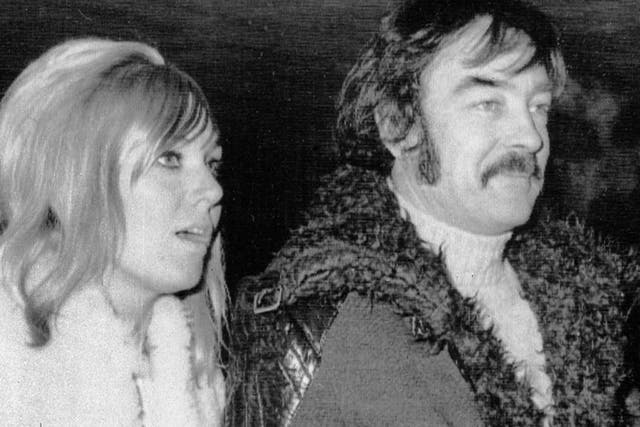 Johnson with the second of hisfour wives, Kim Novak, in London in 1971