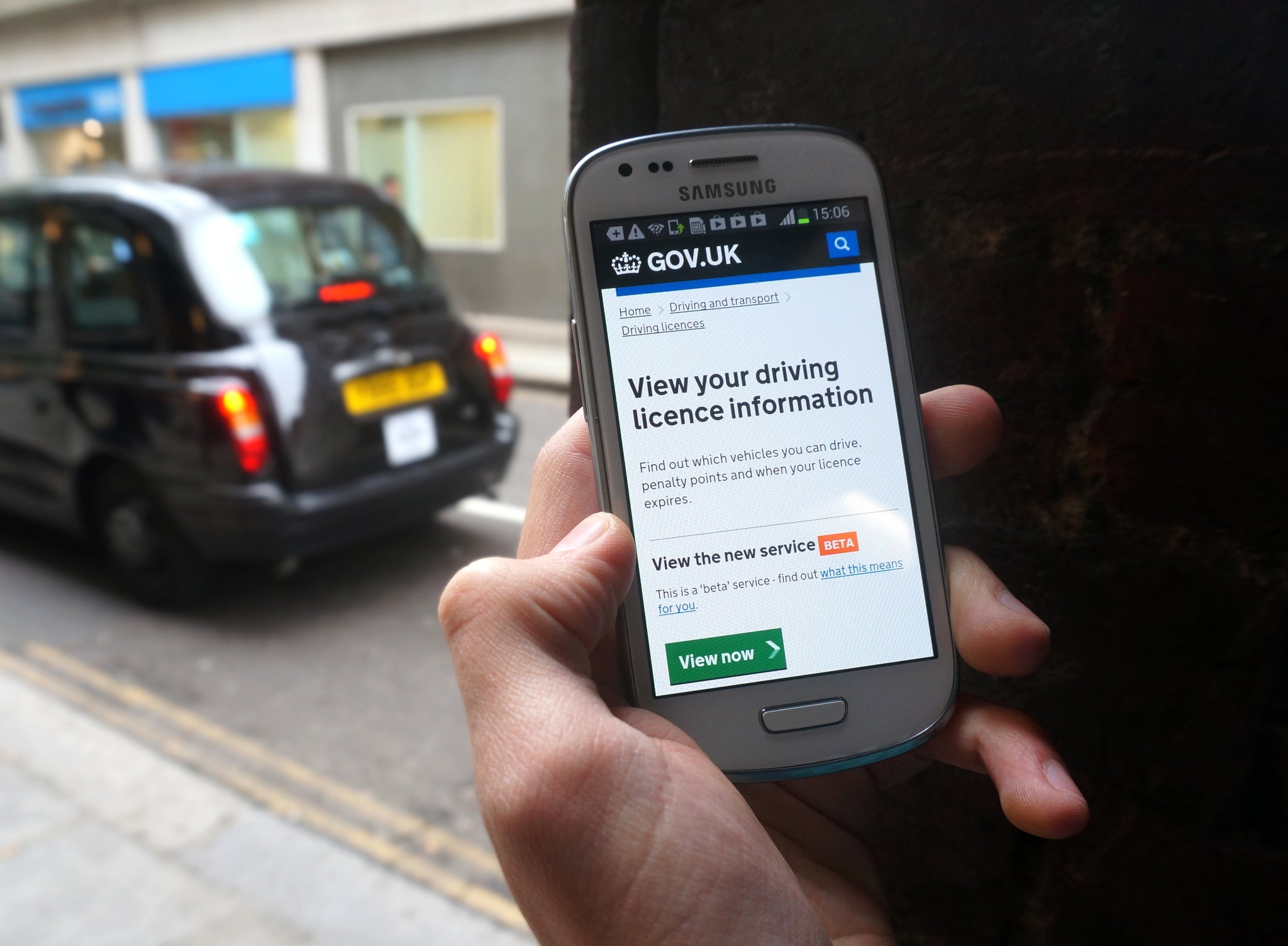 DVLA site crashed after more than 30,000 worried drivers rushed onto the new system