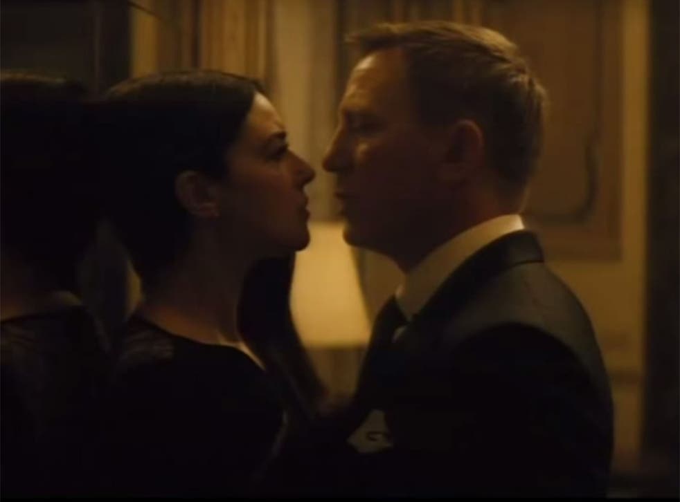 Daniel Craig Explains Why Calling Monica Bellucci An Older Woman Is Ridiculous The Independent The Independent Daniel Craig Explains Why Calling Monica Bellucci An Older Woman Is Ridiculous The Independent The Independent
