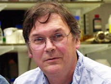 Women scientists 'distract men, fall in love with them and cry when criticised,' says Nobel Prize winner Tim Hunt