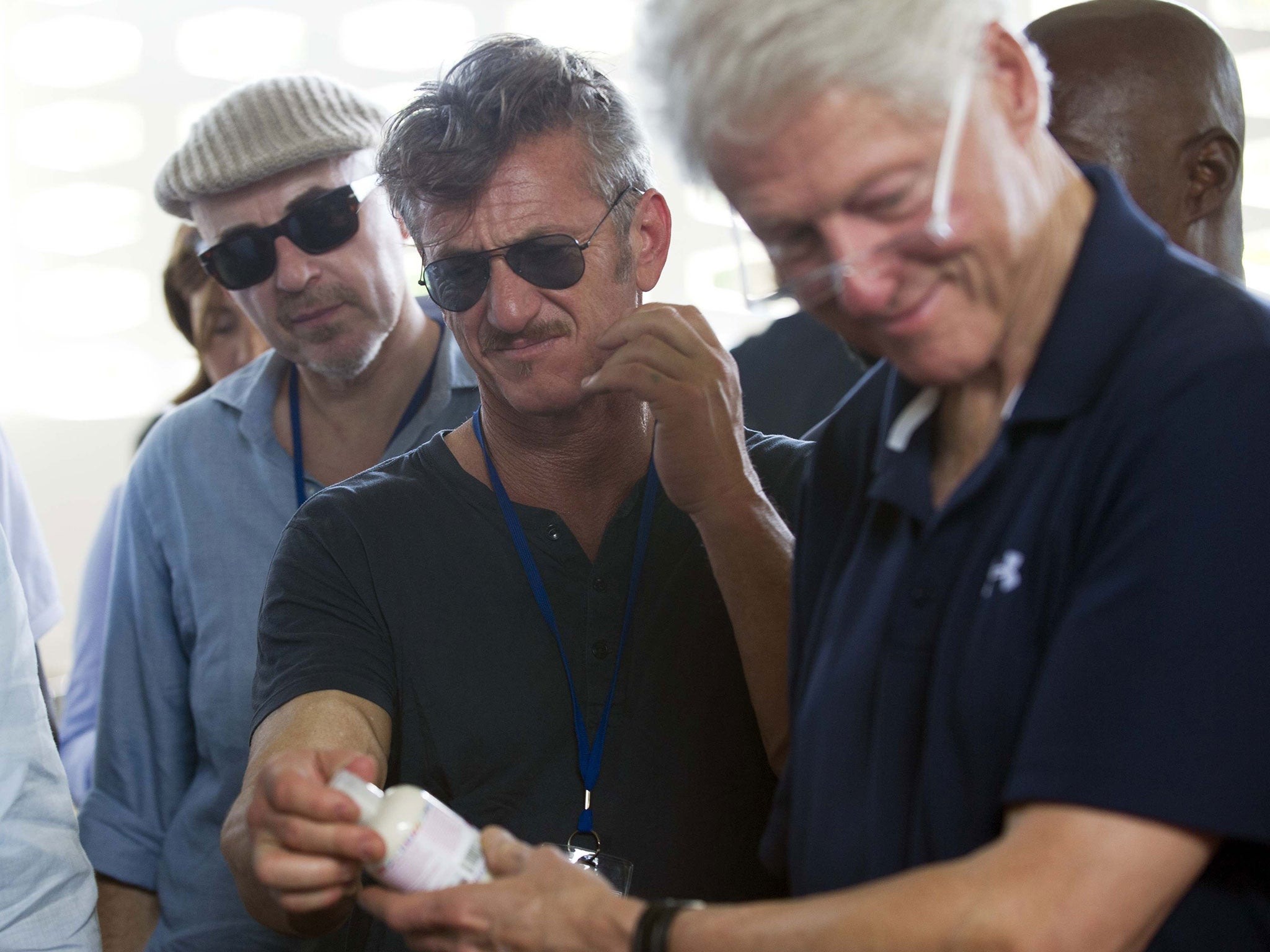 Sean Penn and Bill Clinton in Haiti