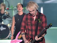 5 Seconds of Summer guitarist returns to stage