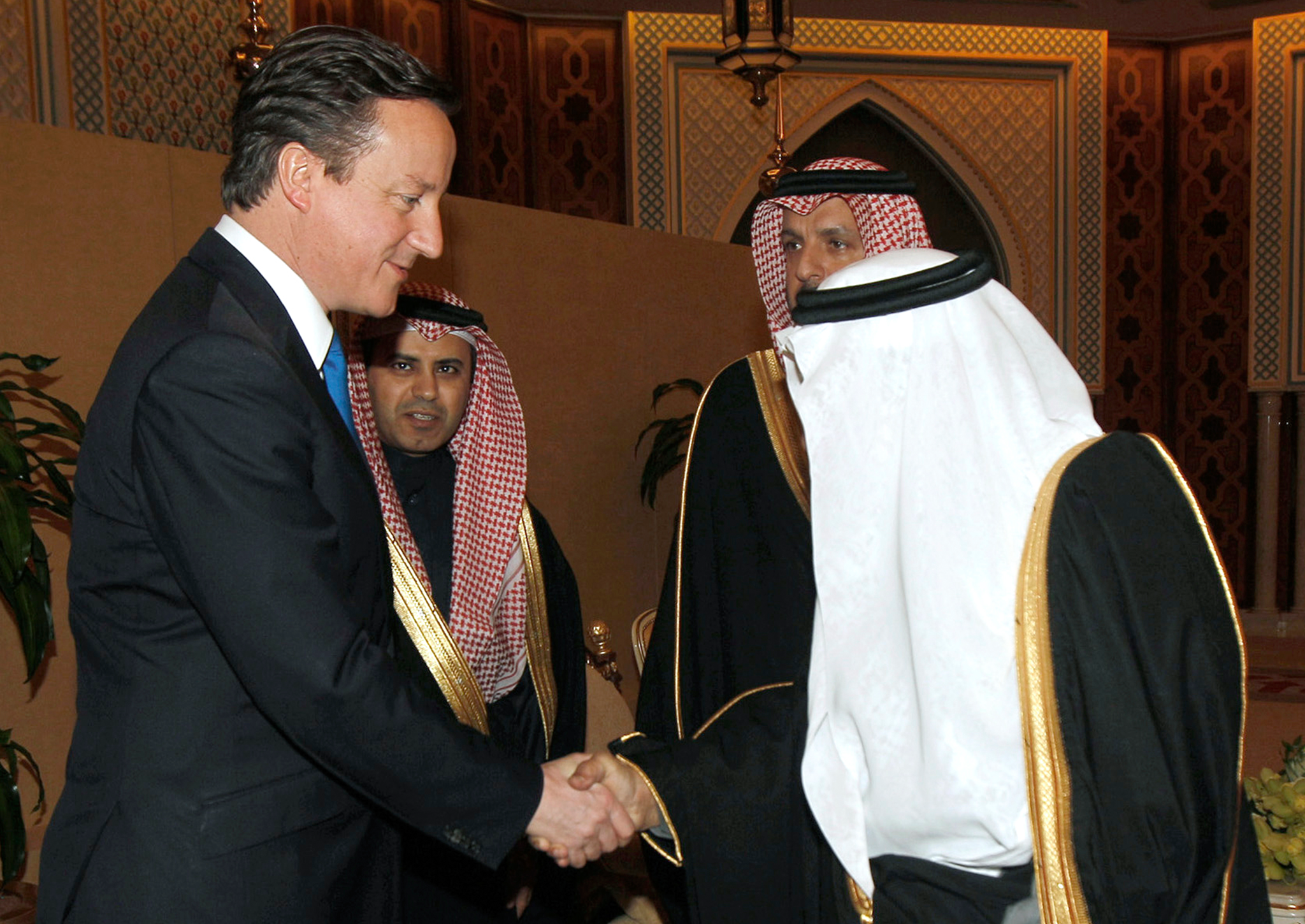 Saudi's Prince Nayef bin Abdul Aziz al-Saud welcomes David Cameron in 2012