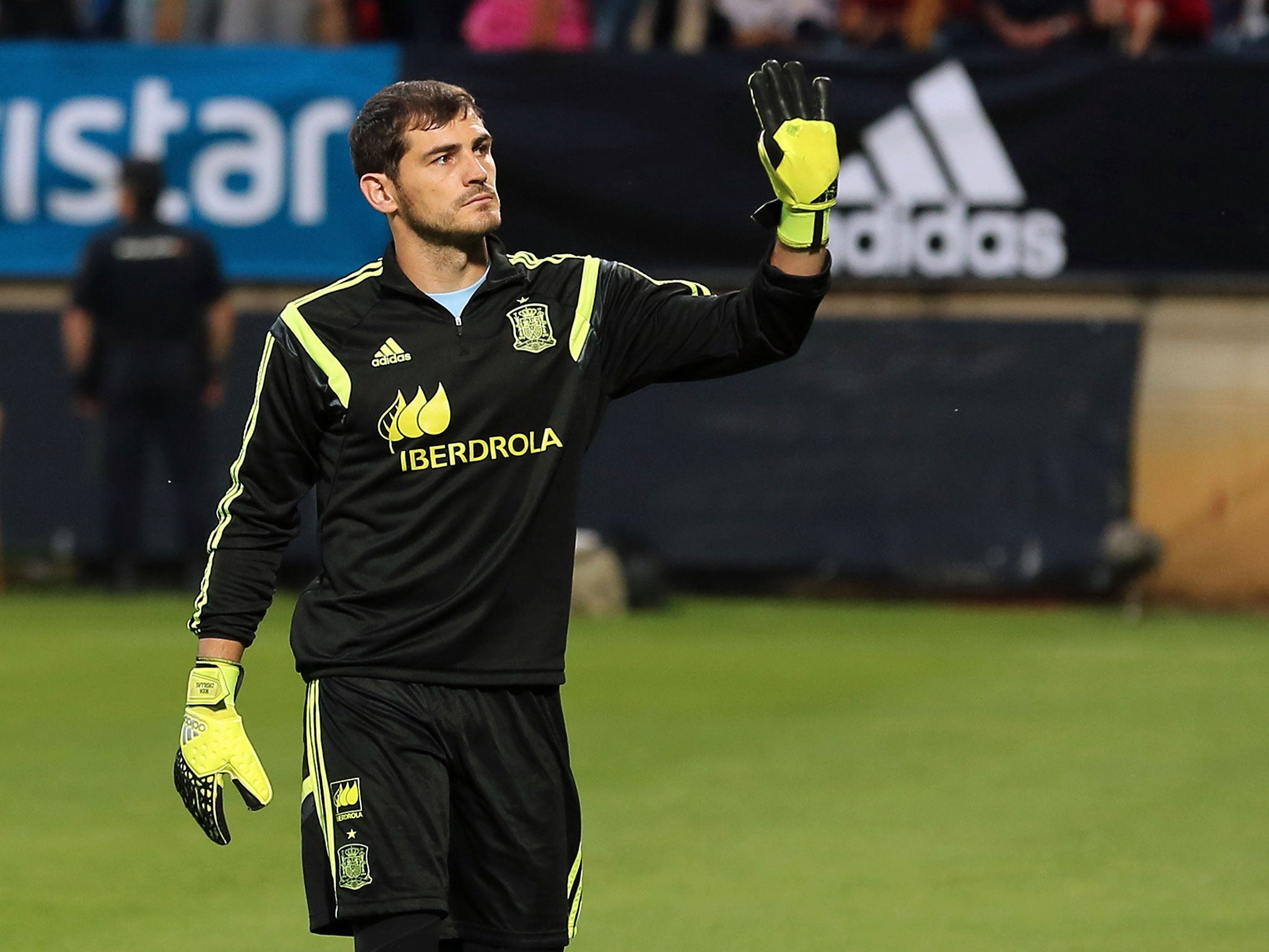 Casillas is in talks to join Porto