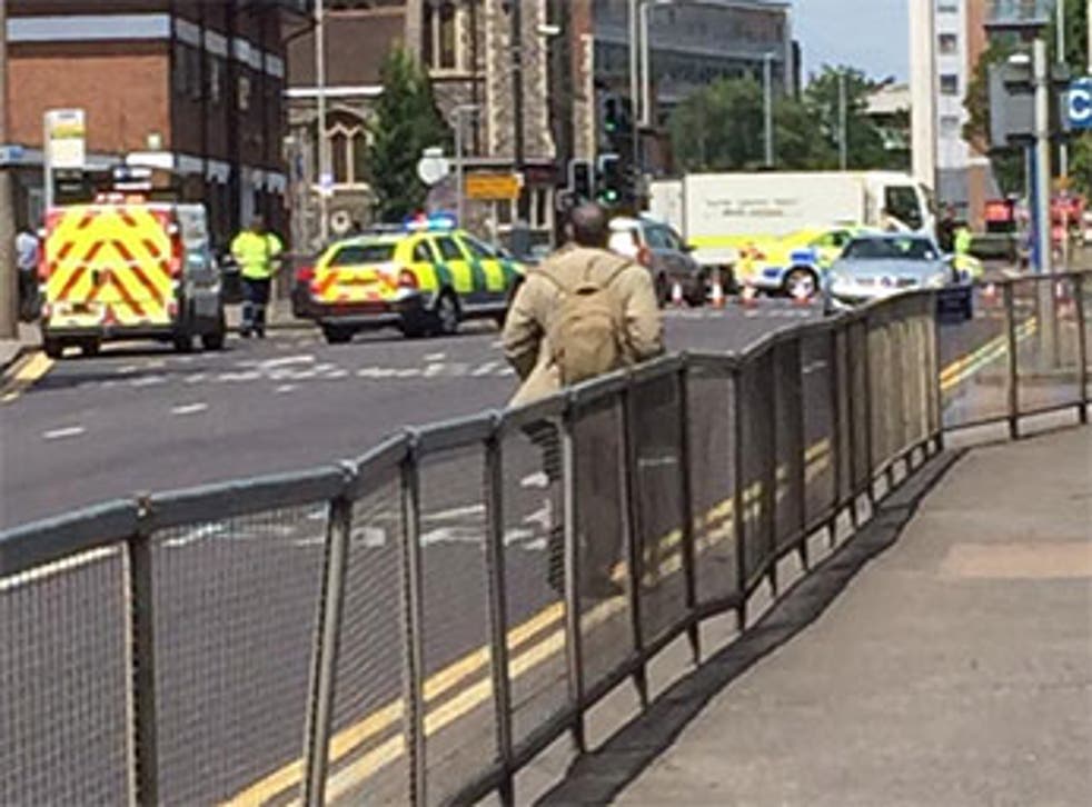 Bomb disposal experts arrived in Watford to destroy a suspicious item