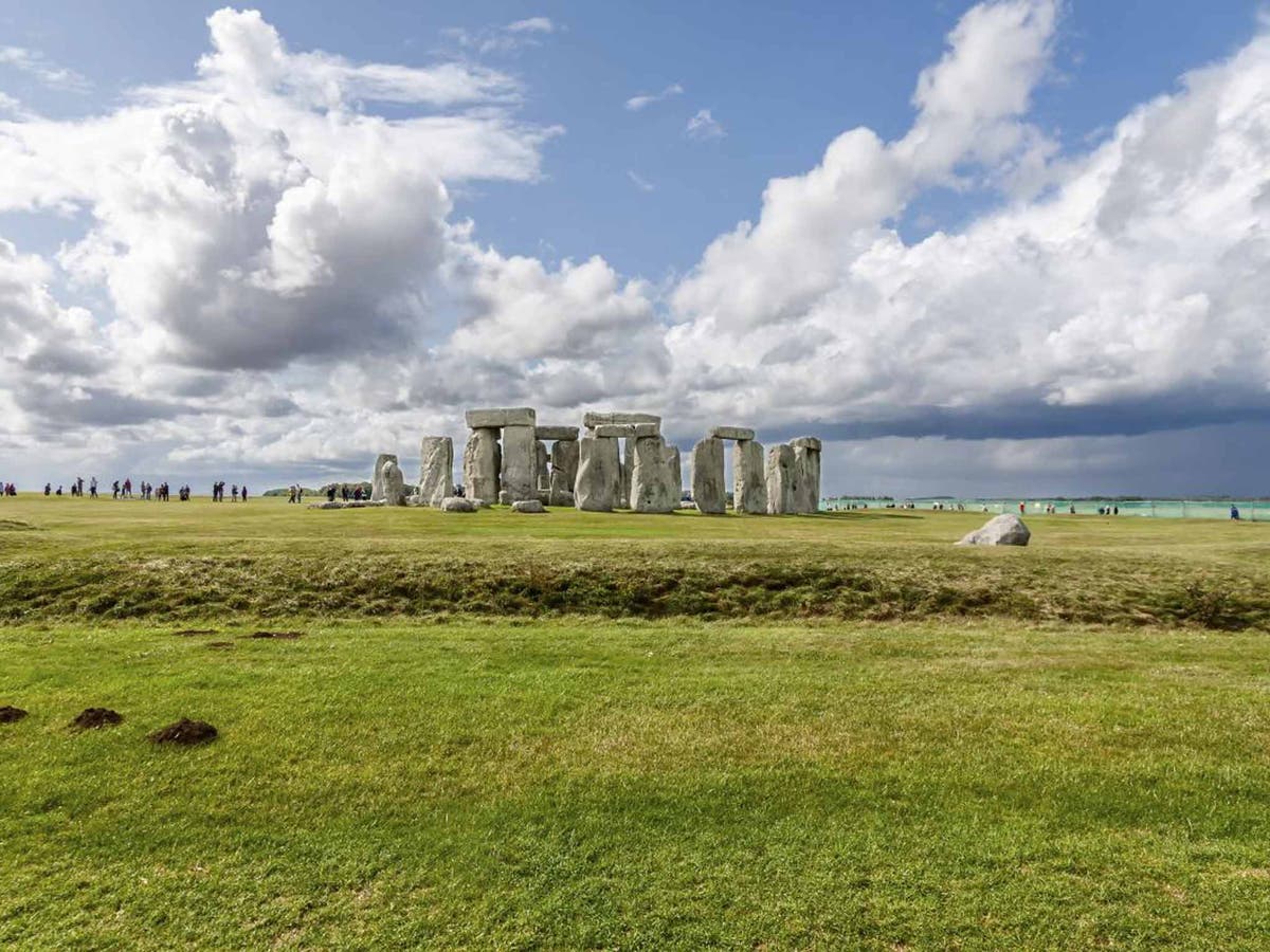 stonehenge walking tour sunrise and stones on the horizon the independent the independent