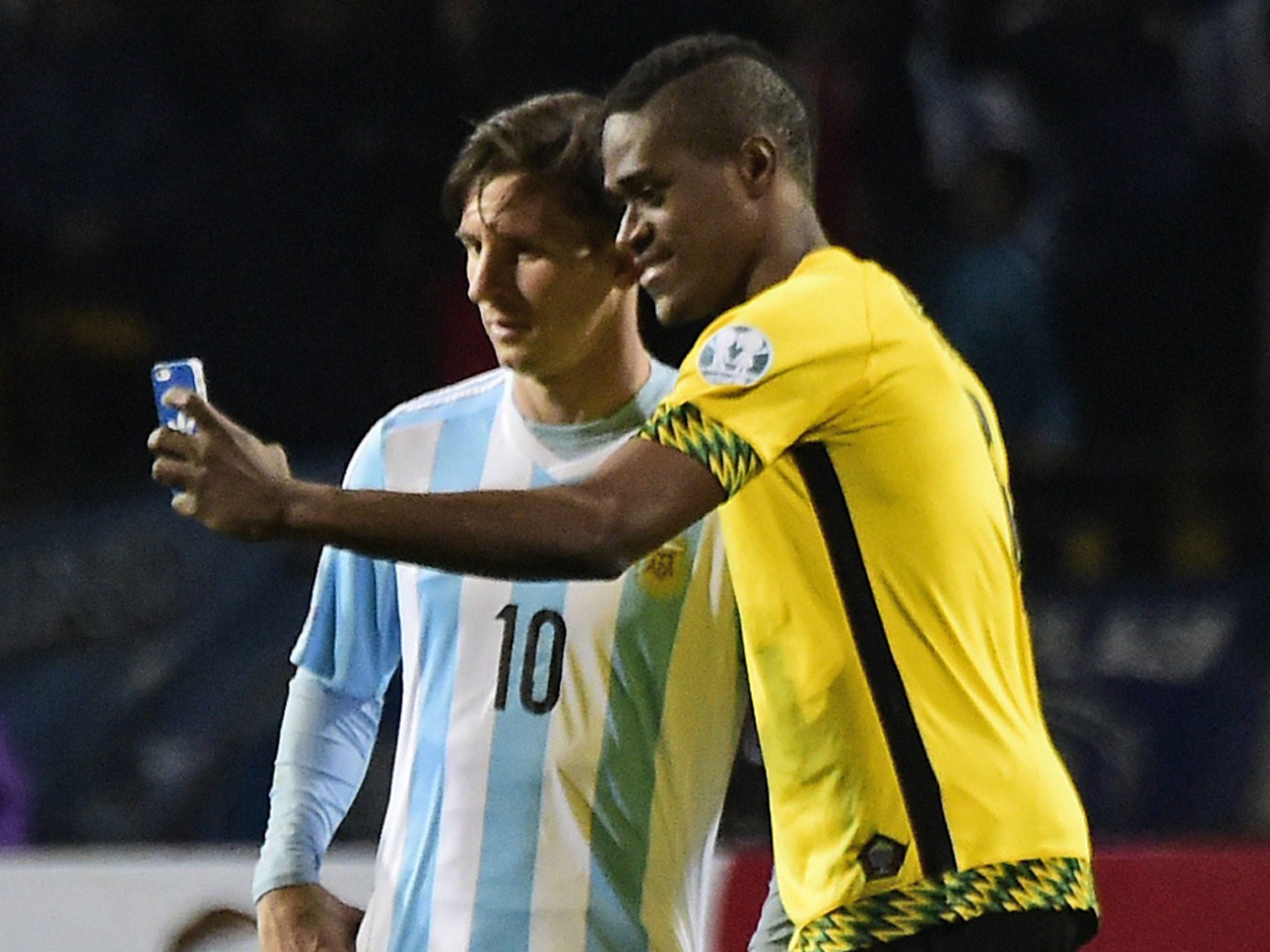 Deshorn Brown takes his selfie with Lionel Messi