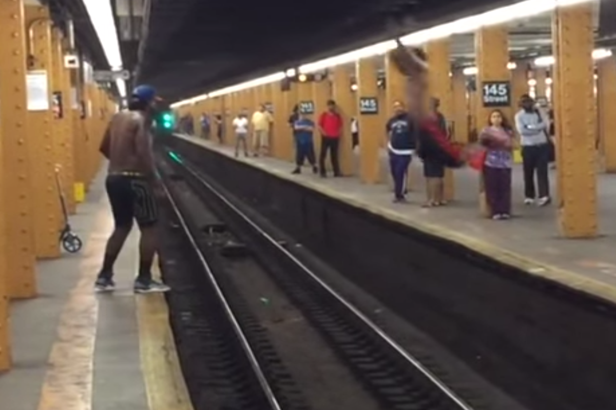 Man tries to jump New York subway tracks, fails spectacularly | The ...
