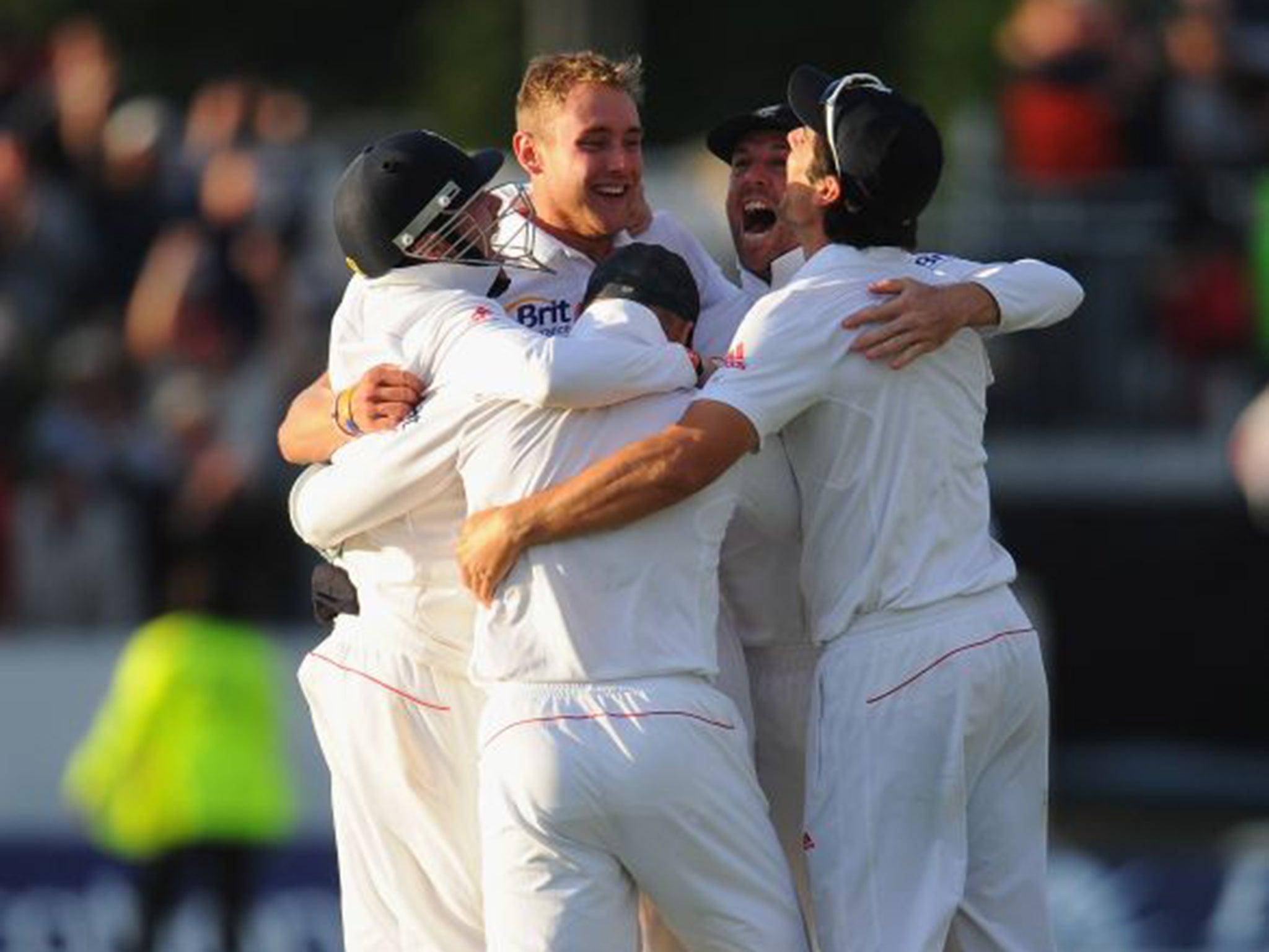 Stuart Broad retains the Ashes in 2013 with 11 wickets at Chester-le-Street