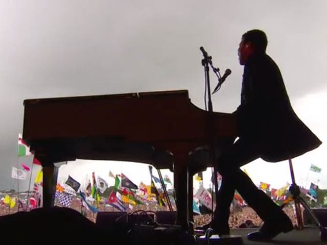 US singer Lionel Richie performs on the Pyramid Stage at the Glastonbury Festival