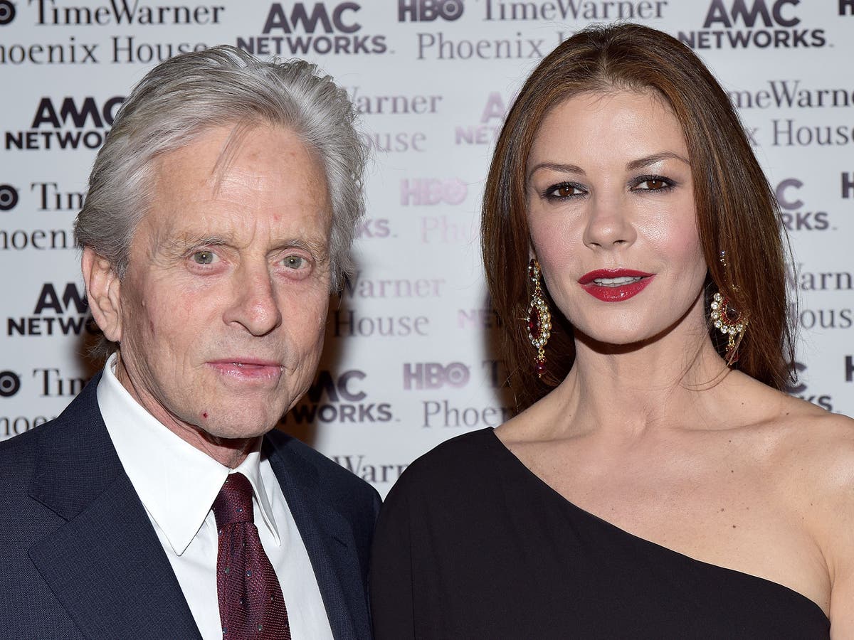 Michael Douglas apologises to Catherine Zeta-Jones two years after bizarre oral sex comments