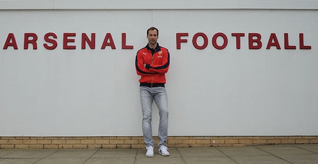 Arsenal unveil Petr Cech as their newest signing