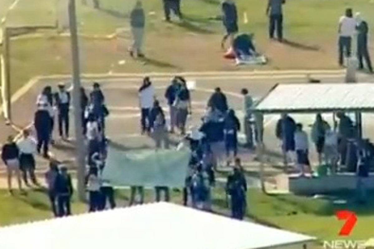 Inmates riot at a maximum security prison in Melbourne - video | The ...