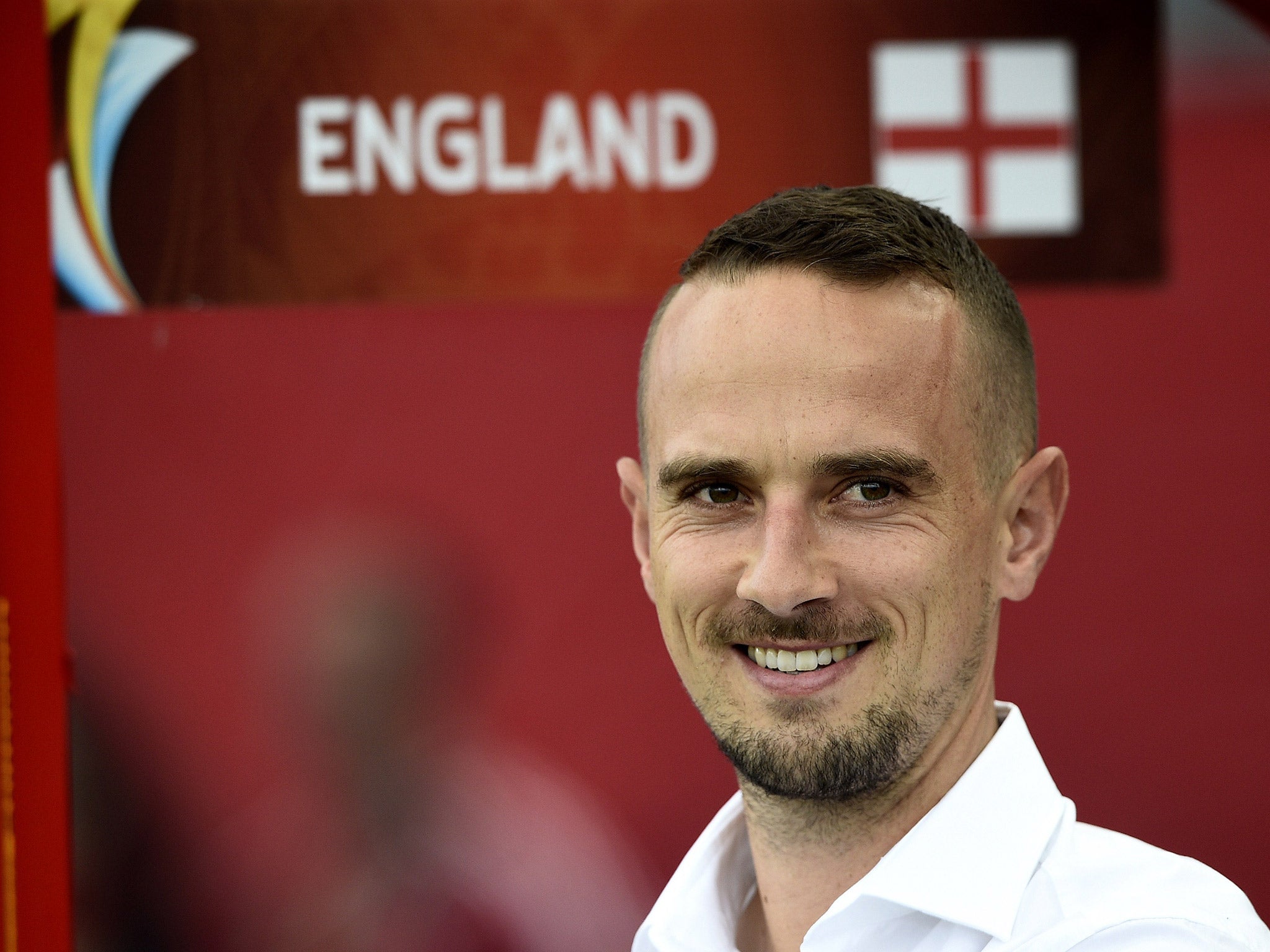 England head coach Mark Sampson wants to see his players exploit the size and strength advantages they have over their Japanese opponents (Getty)