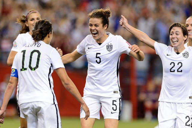 Carli Lloyd celebra gol con Estados Unidos
