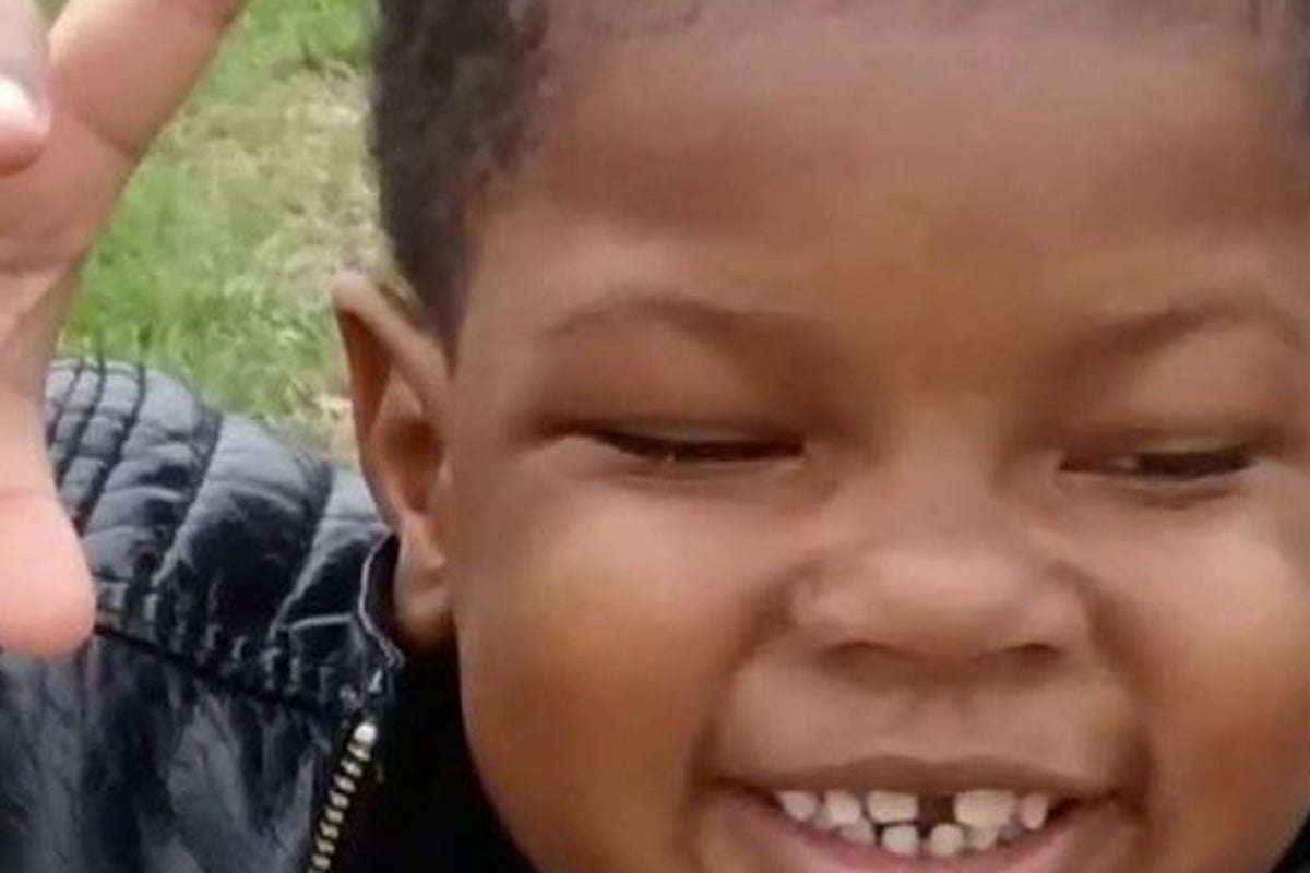 'Mentally ill' mother found pushing dead toddler on swing charged with ...