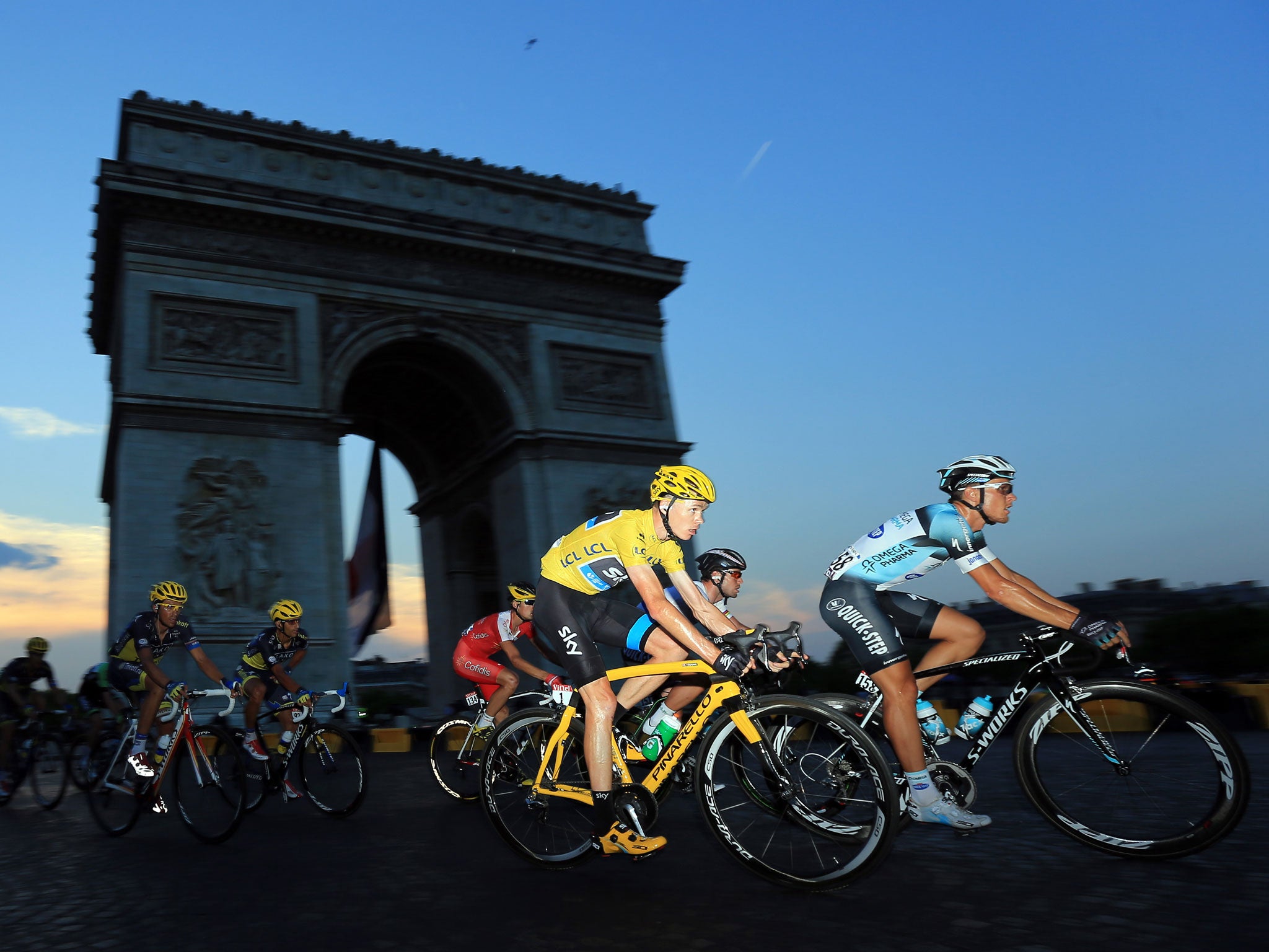 Will Chris Froome wear yellow in Paris again in 2015?
