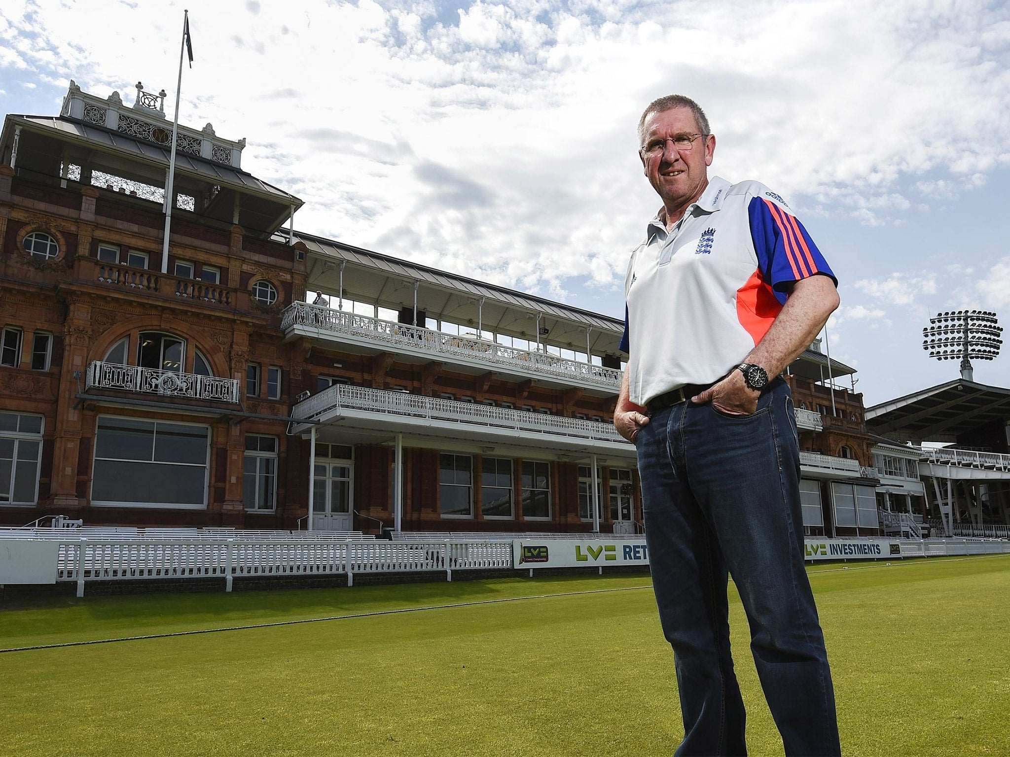 Trevor Bayliss takes his bow as England’s new coach at Lord’s on Wednesday