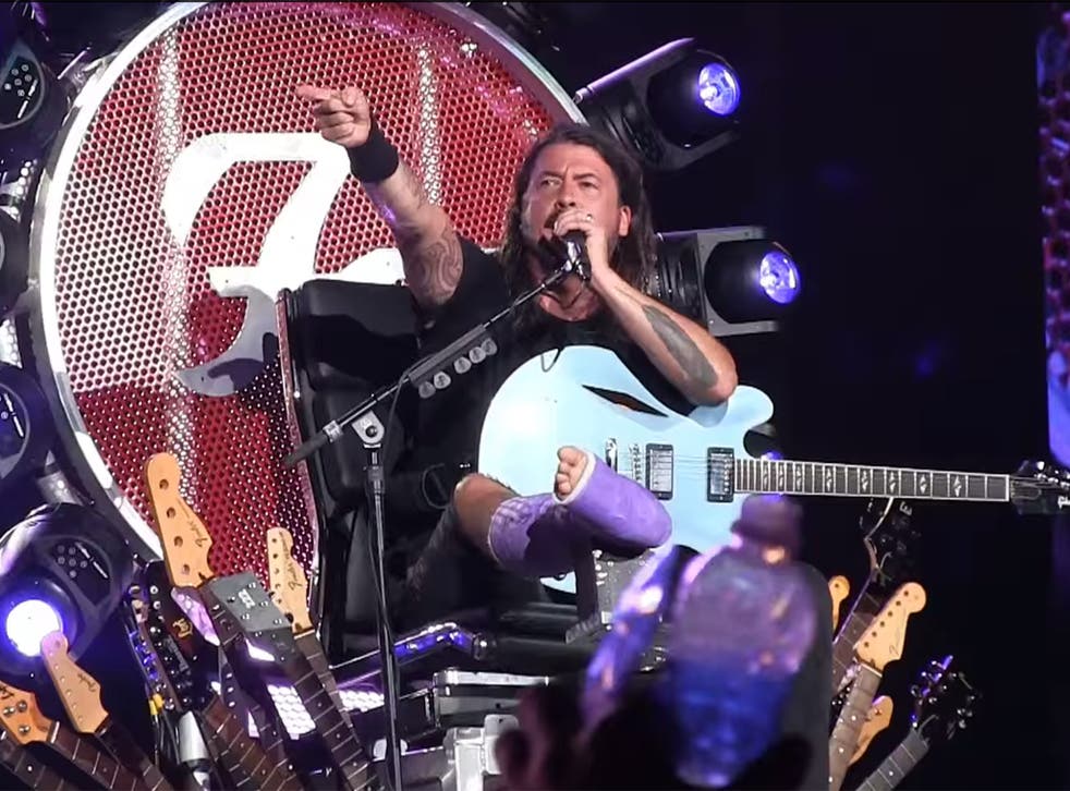 Dave Grohl has been performing recent Foo Fighters gigs in a guitar throne after breaking his leg falling off stage