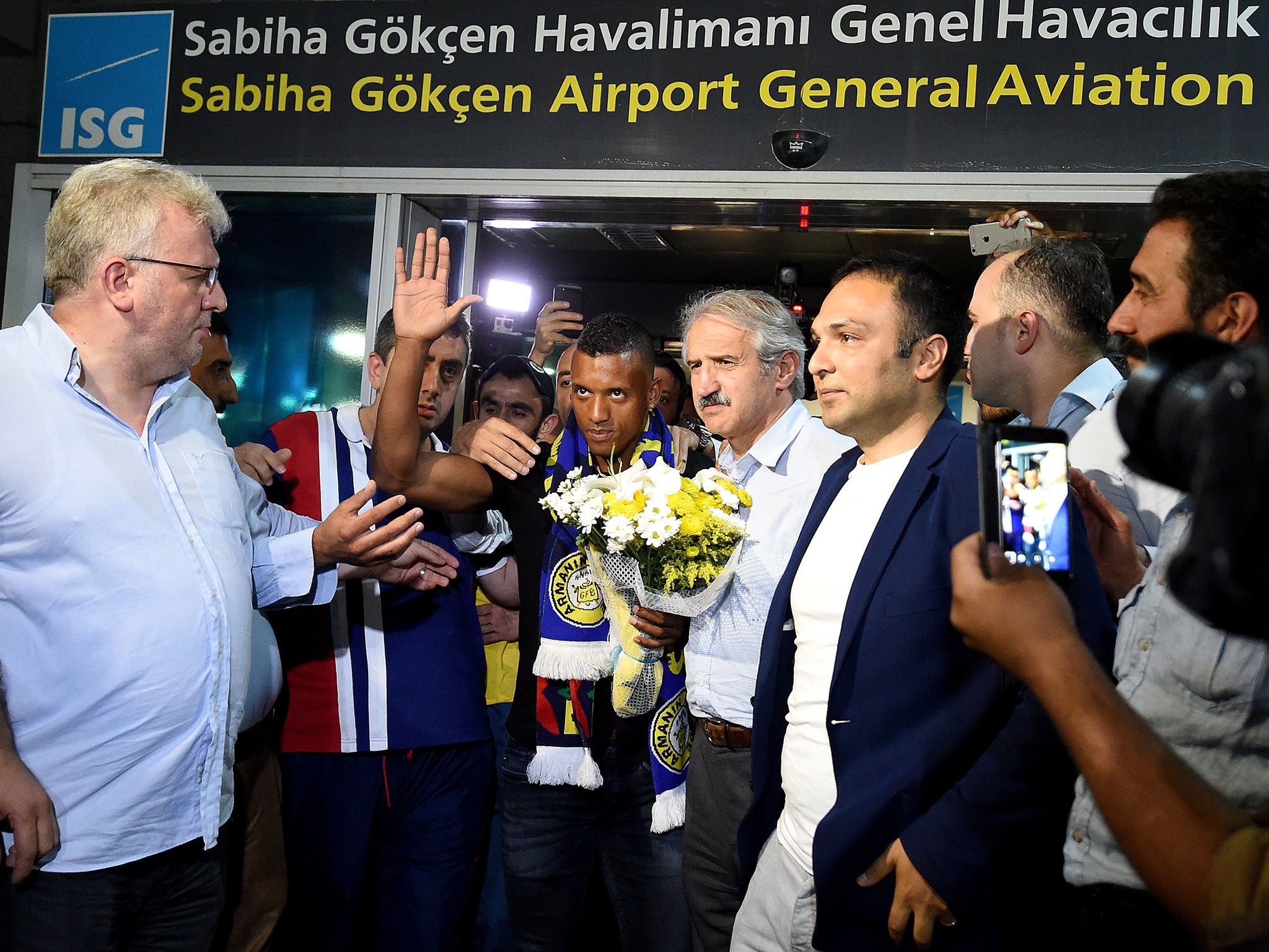 Nani arrives in Istanbul