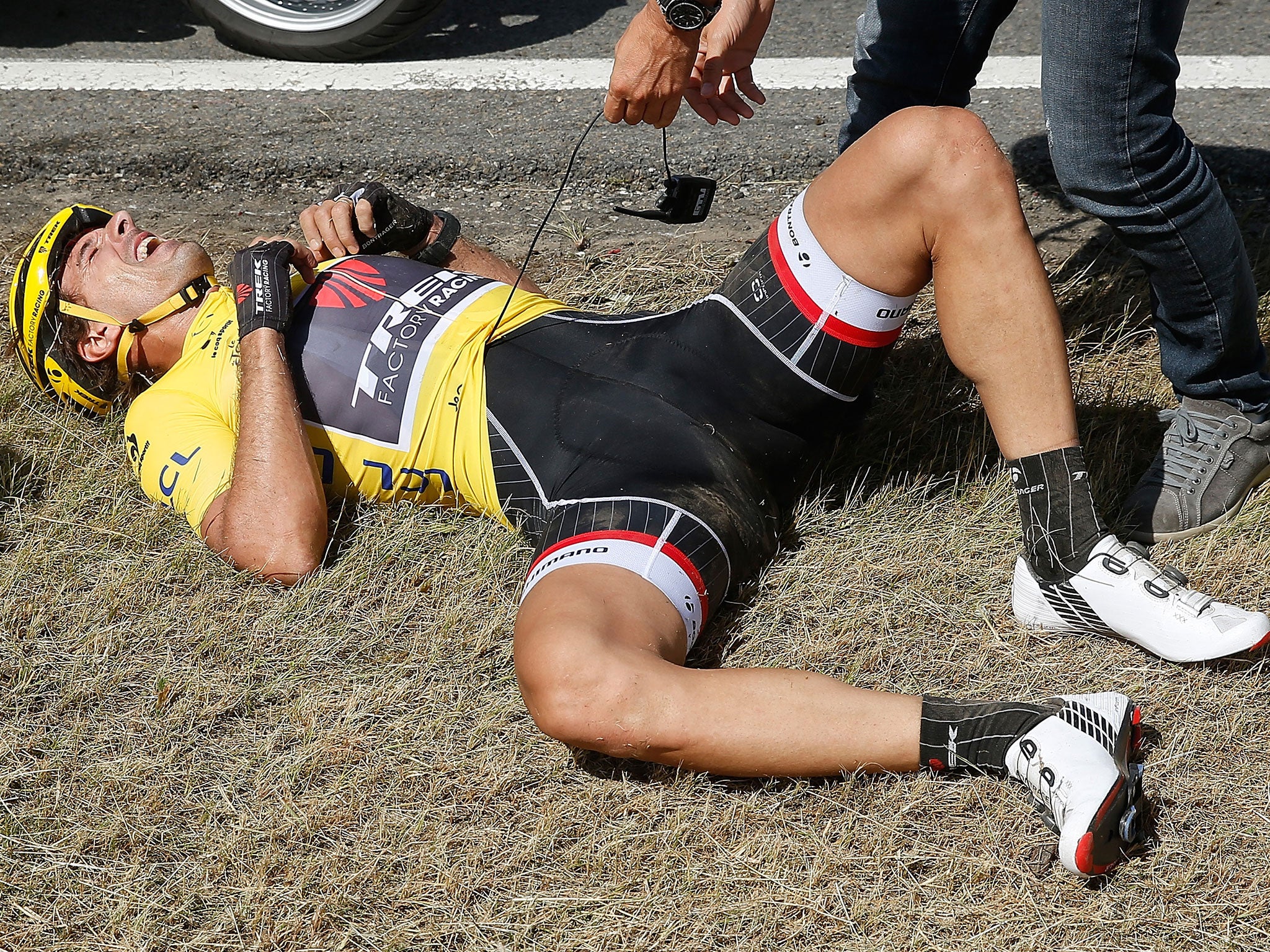 Cancellara lies in pain following the accident