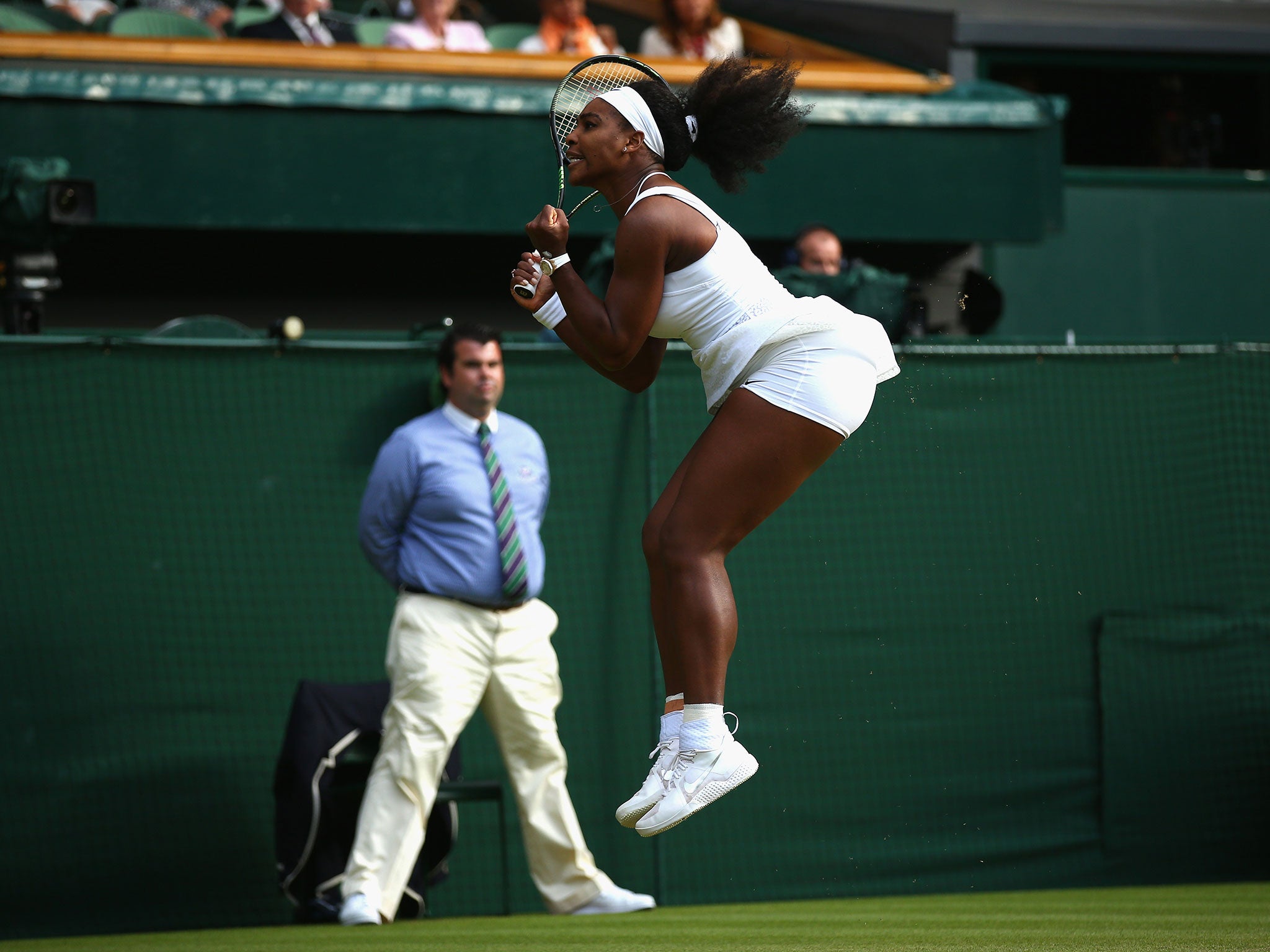 Serena celebrates during her victory over Victoria Azarenka