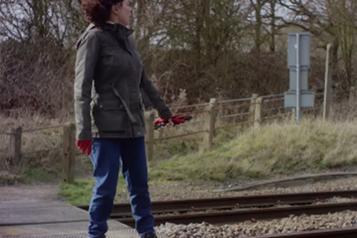 Harrowing video from Network Rail shows the dangers of level crossings ...