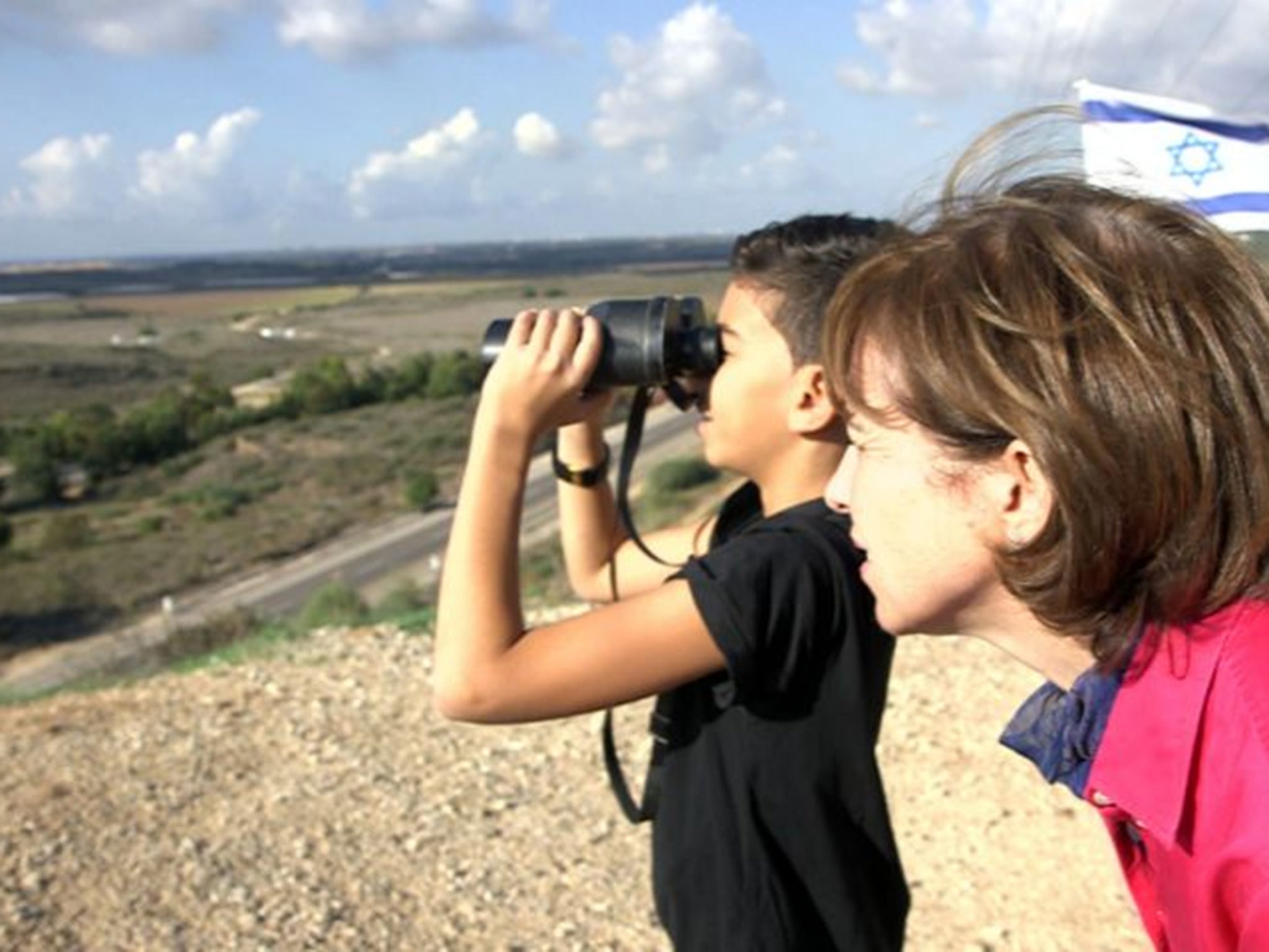 A 13-year-old who lives in Sderot with presenter Eilon, Lyse Doucet