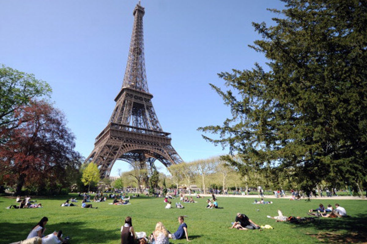 Meat vending machine opens in Paris