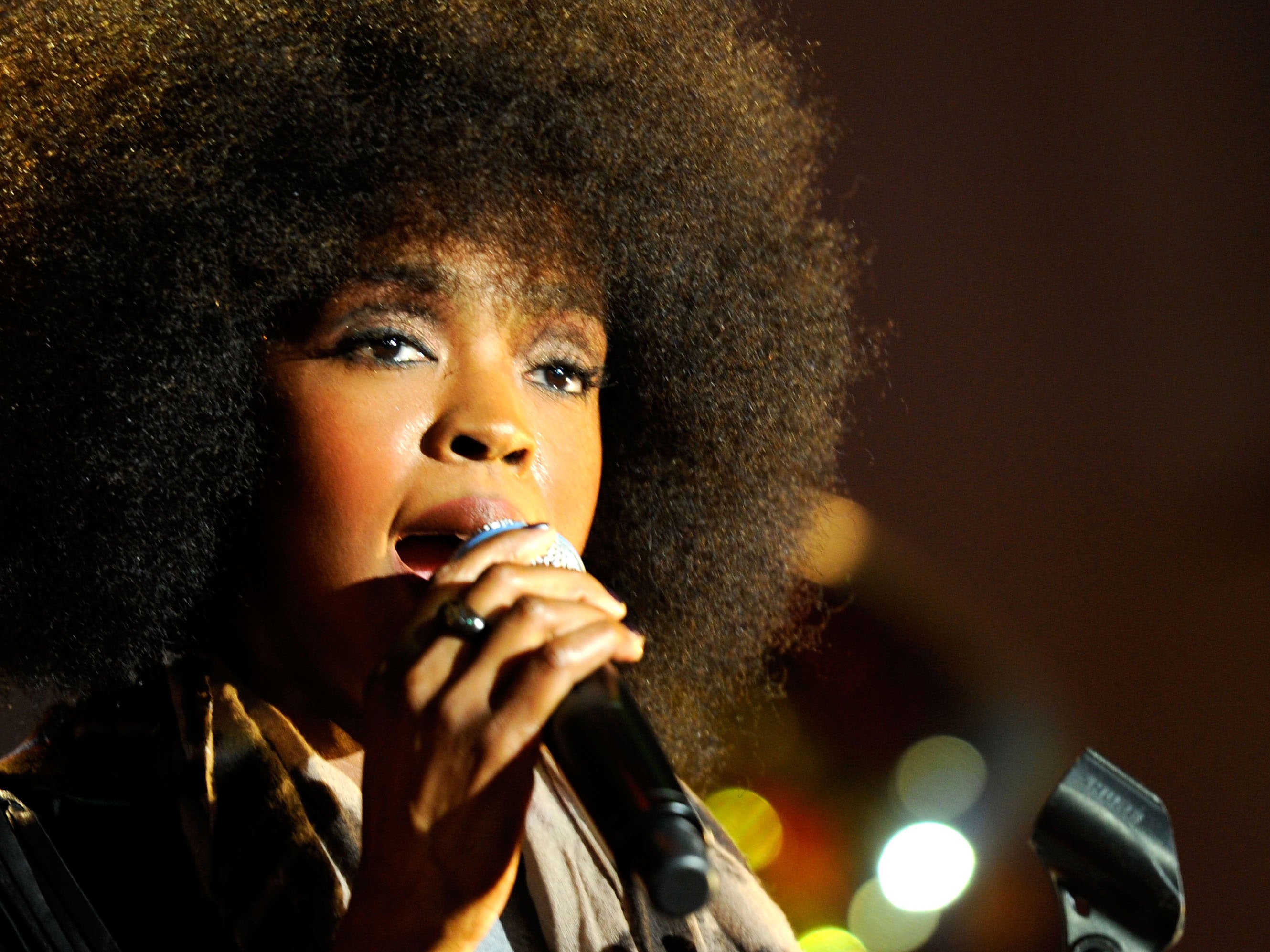 Lauryn Hill performs at a 2010 concert