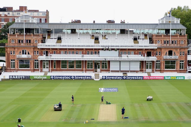 Final preparations are made to the Lord's pitch ahead of the second Ashes Test