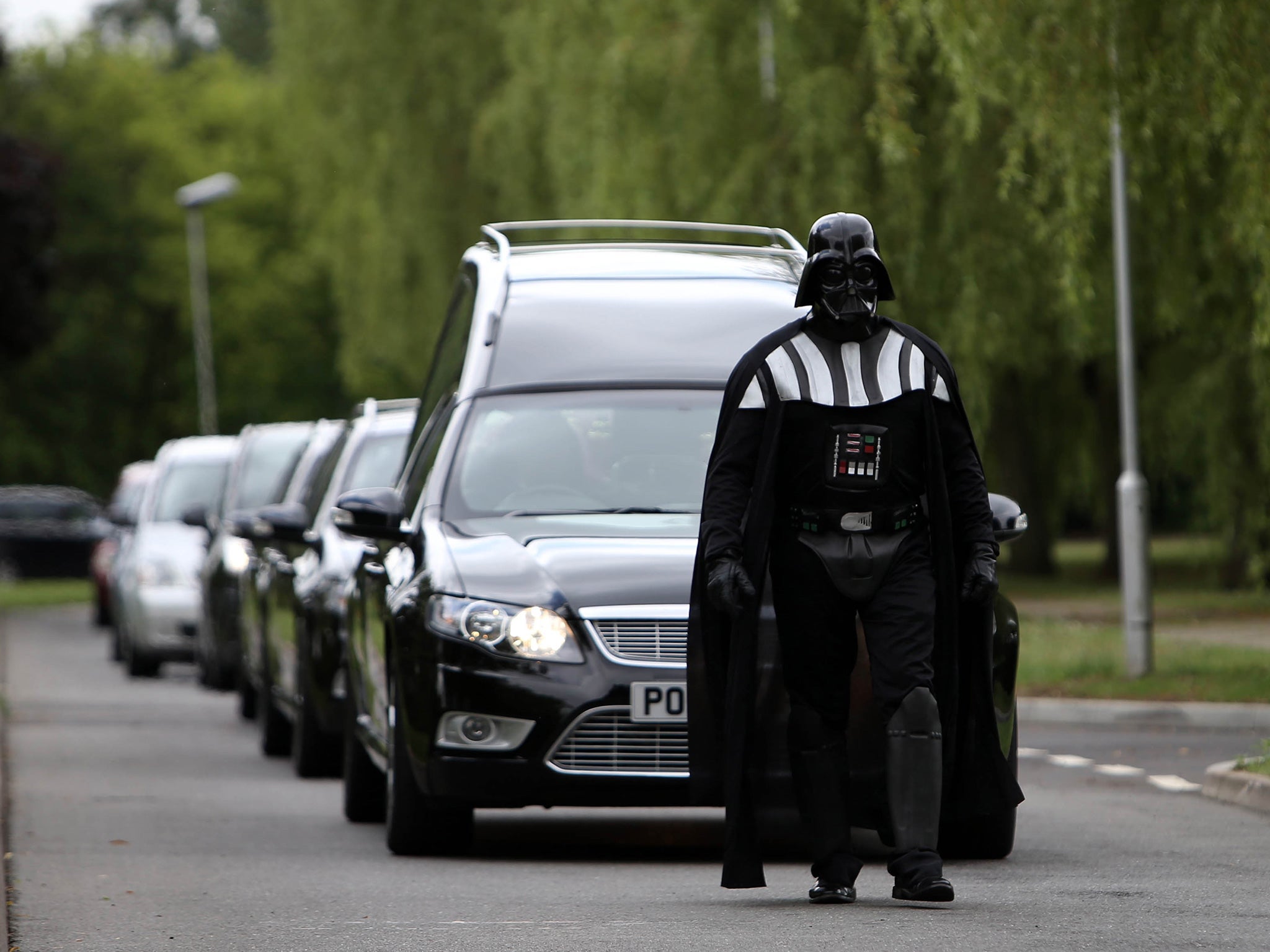 Funeral director Brett Houghton led Lorna Johnson's service dressed as Star Wars' Darth Vader