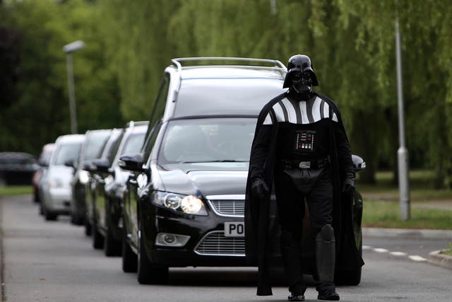 Funeral director Brett Houghton led Lorna Johnson's service dressed as Star Wars' Darth Vader
