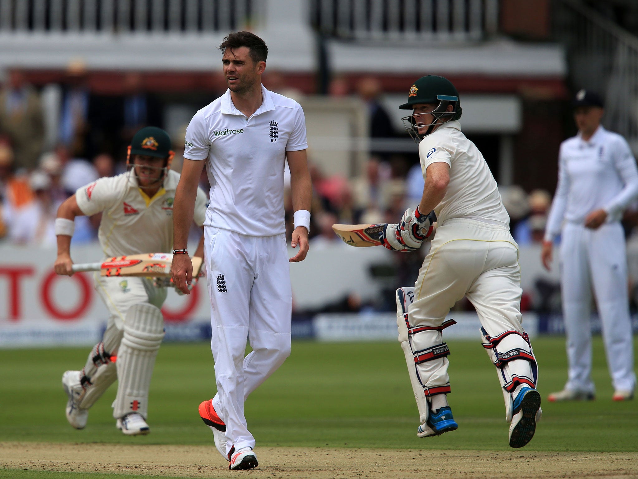 Jimmy Anderson cuts a frustrated figure as Australia pile on the runs